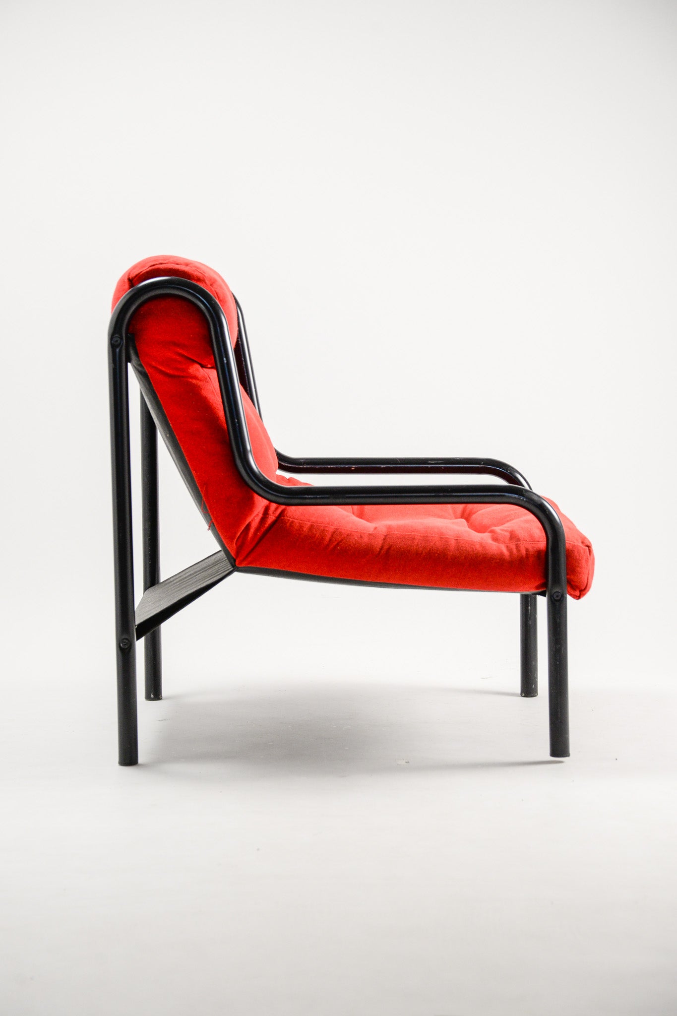 Red Fabric Armchair / 赤ファブリック アームチェア – STORE IN