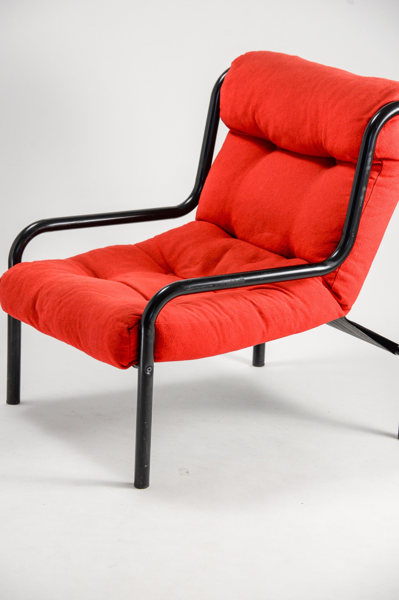 Red Fabric Armchair / 赤ファブリック アームチェア