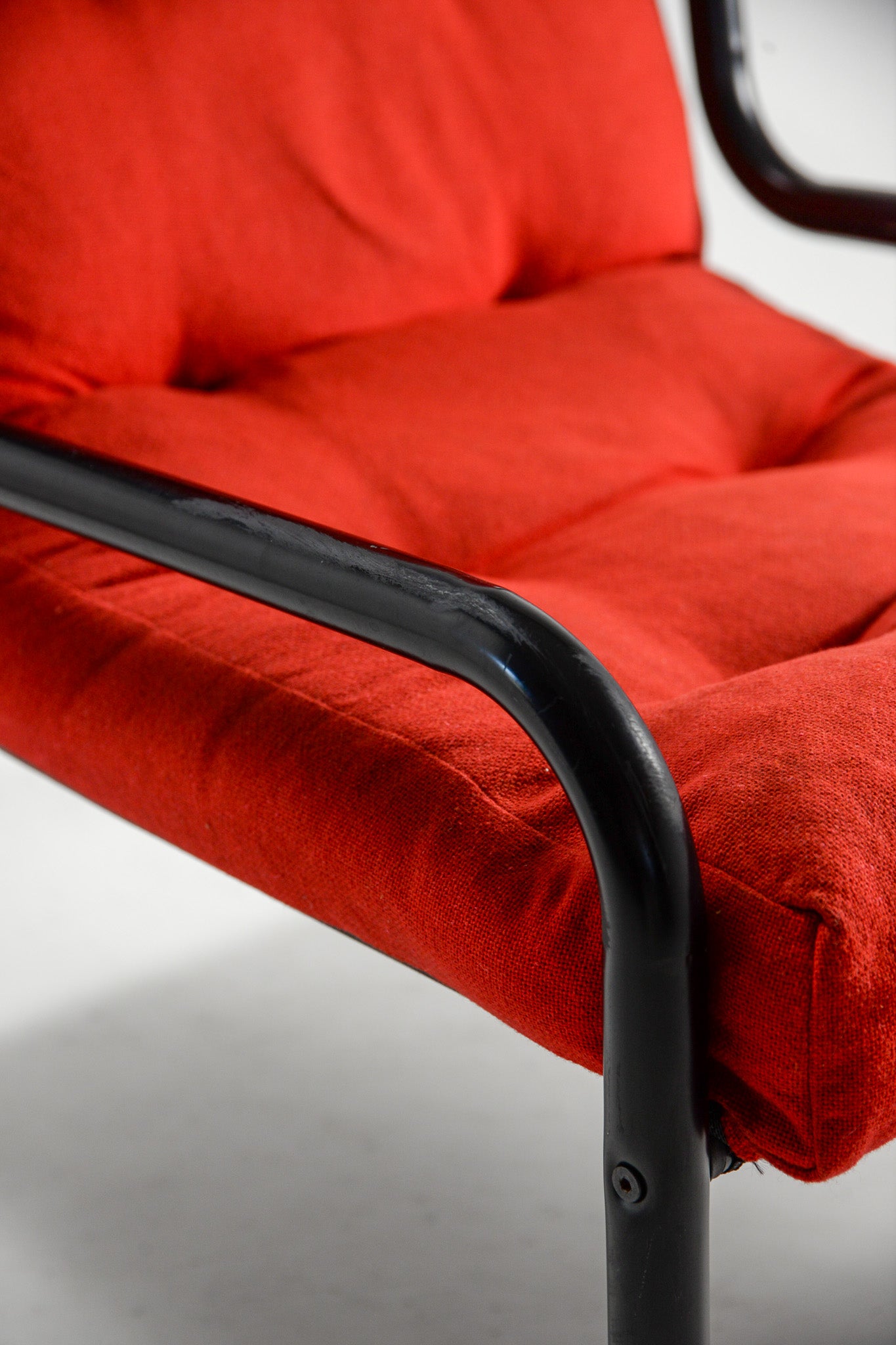 Red Fabric Armchair / 赤ファブリック アームチェア – STORE IN