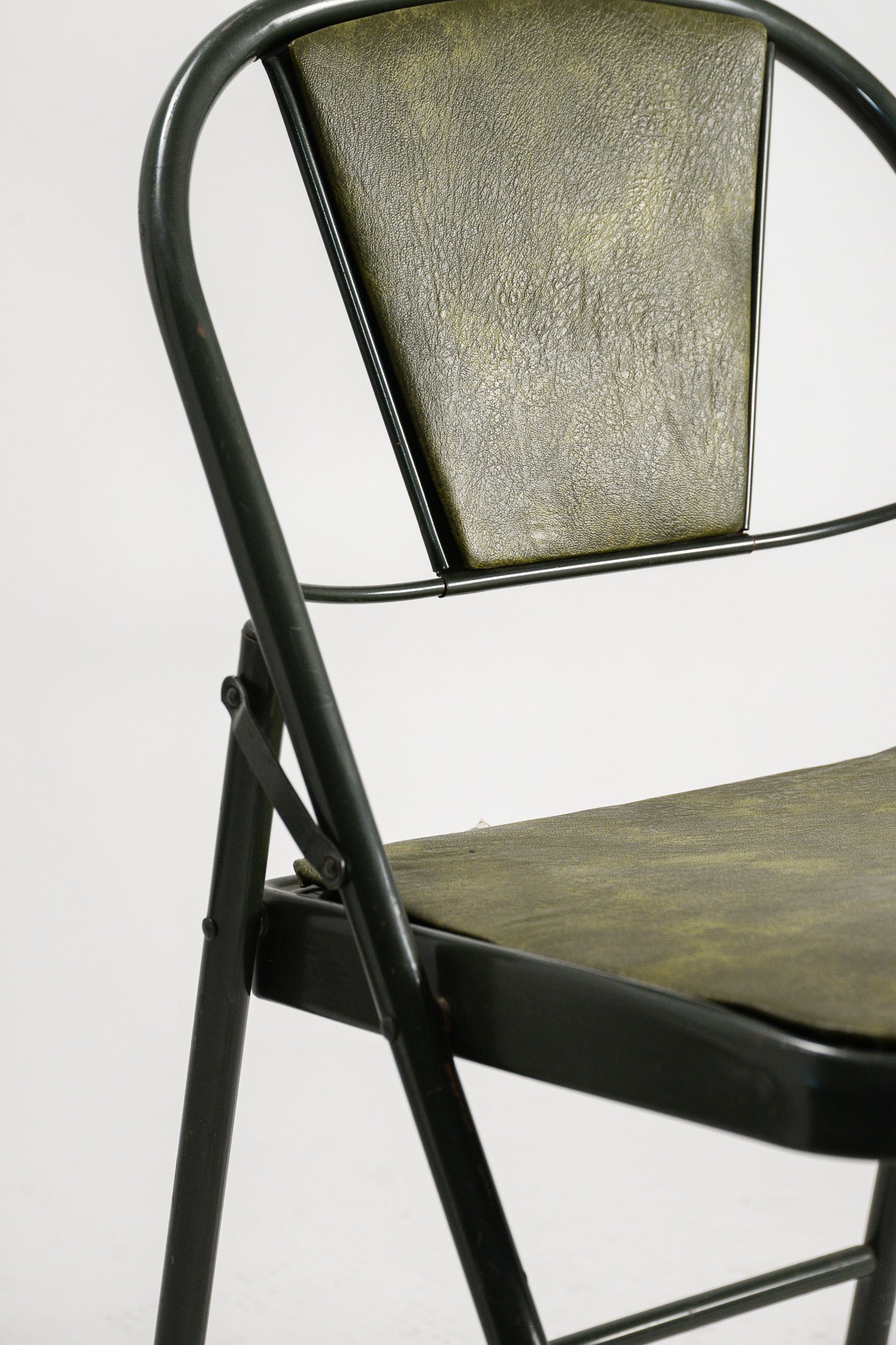 Green Fabric Folding Chair / 緑ファブリック 折りたたみイス