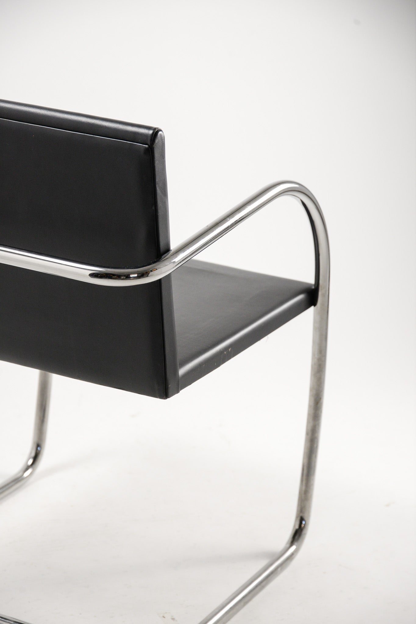 Black Leather Cantilever Chair / 黒レザーカンチレバーチェア