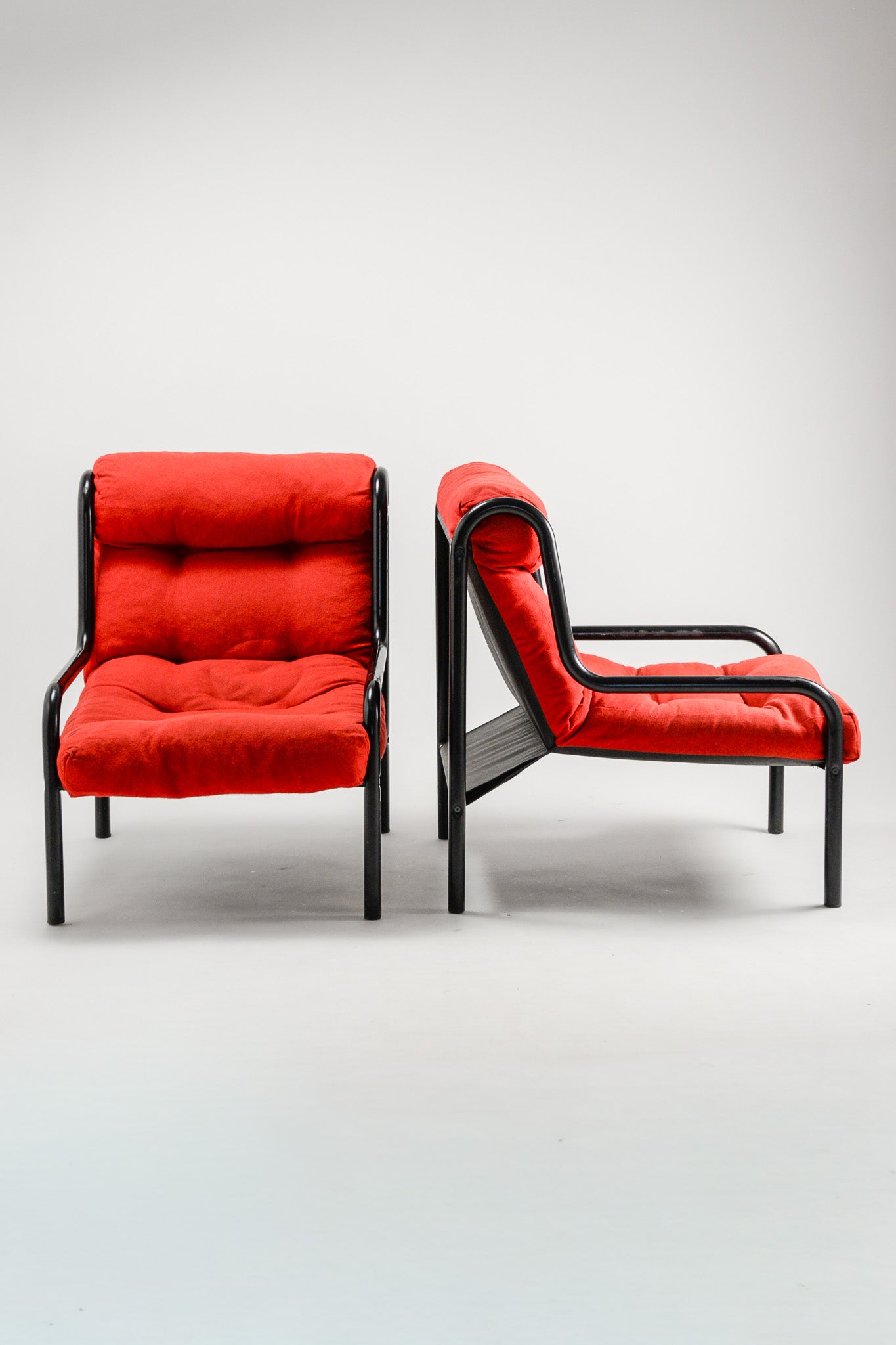 Red Fabric Armchair / 赤ファブリック アームチェア – STORE IN
