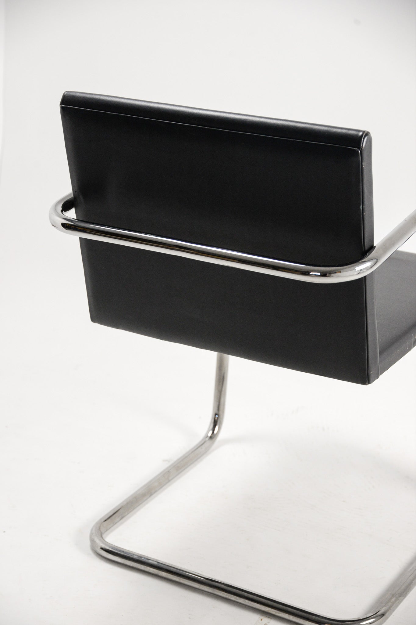 Black Leather Cantilever Chair / 黒レザーカンチレバーチェア