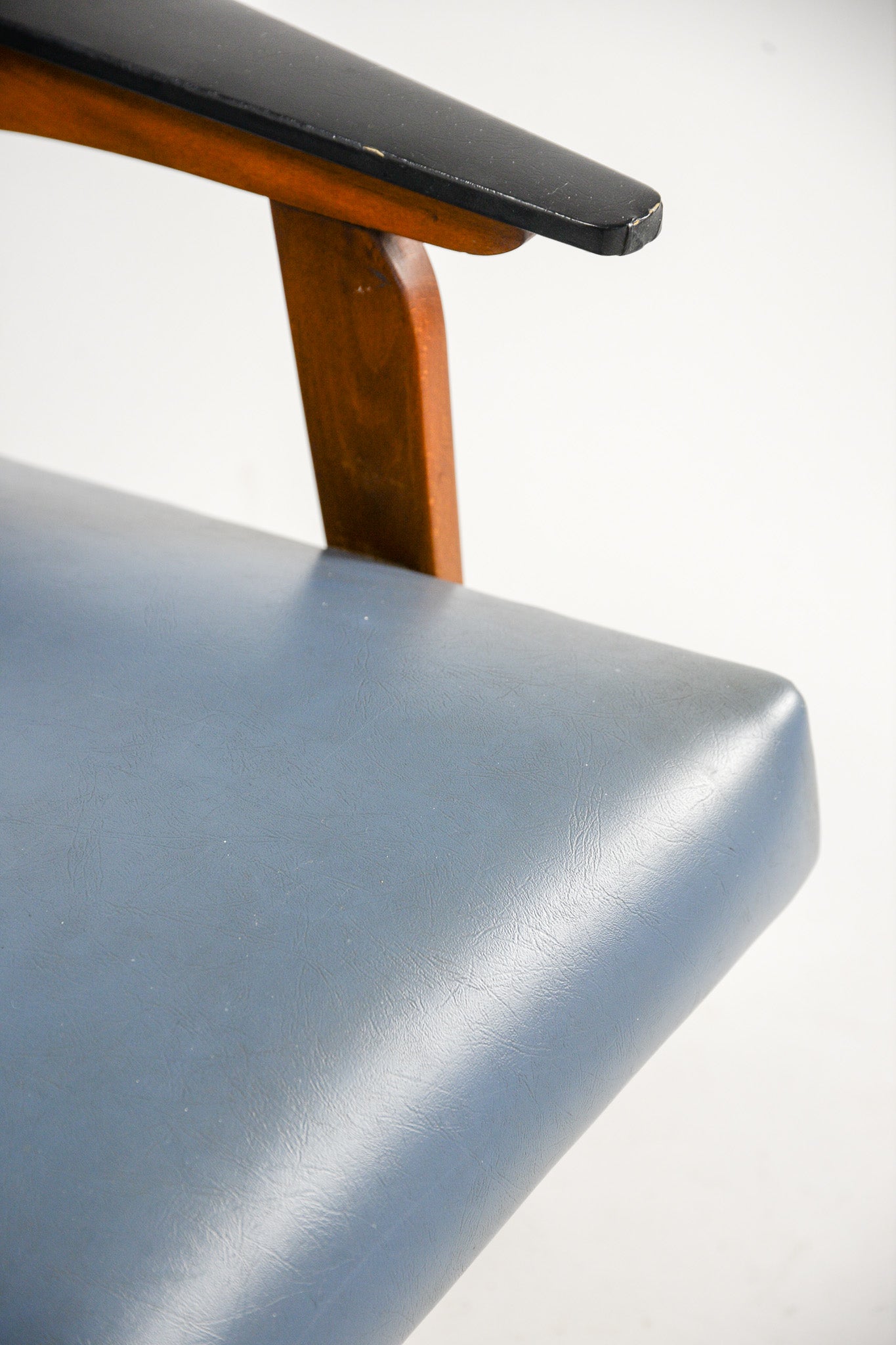 Vintage Easy Chair / ヴィンテージ イージーチェア – STORE IN