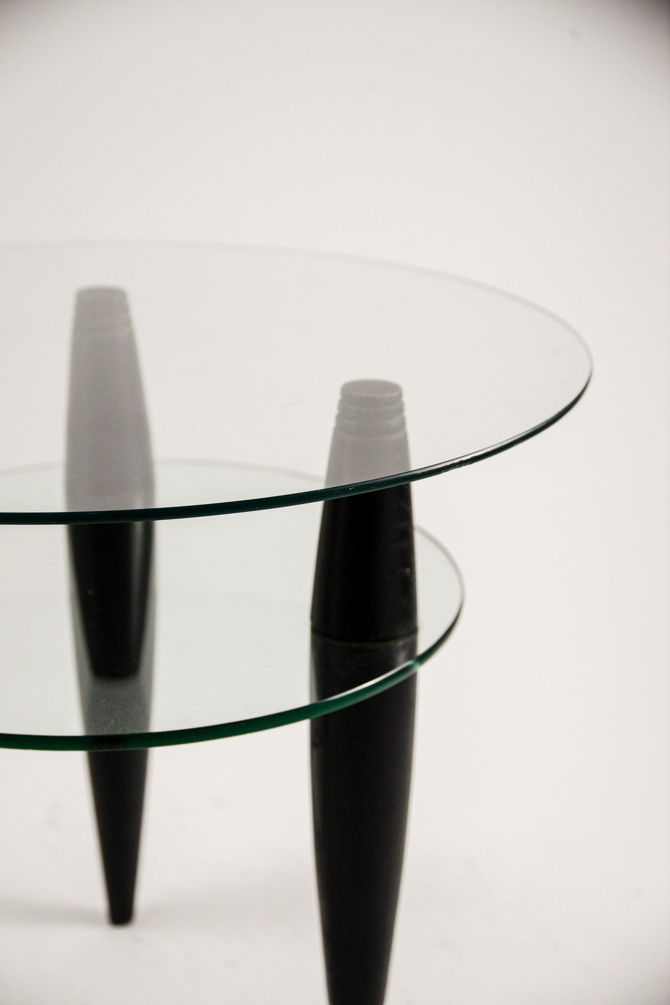 3-Legged Double-Tier Glass Top Side Table / ガラス天板 3本脚 サイドテーブル