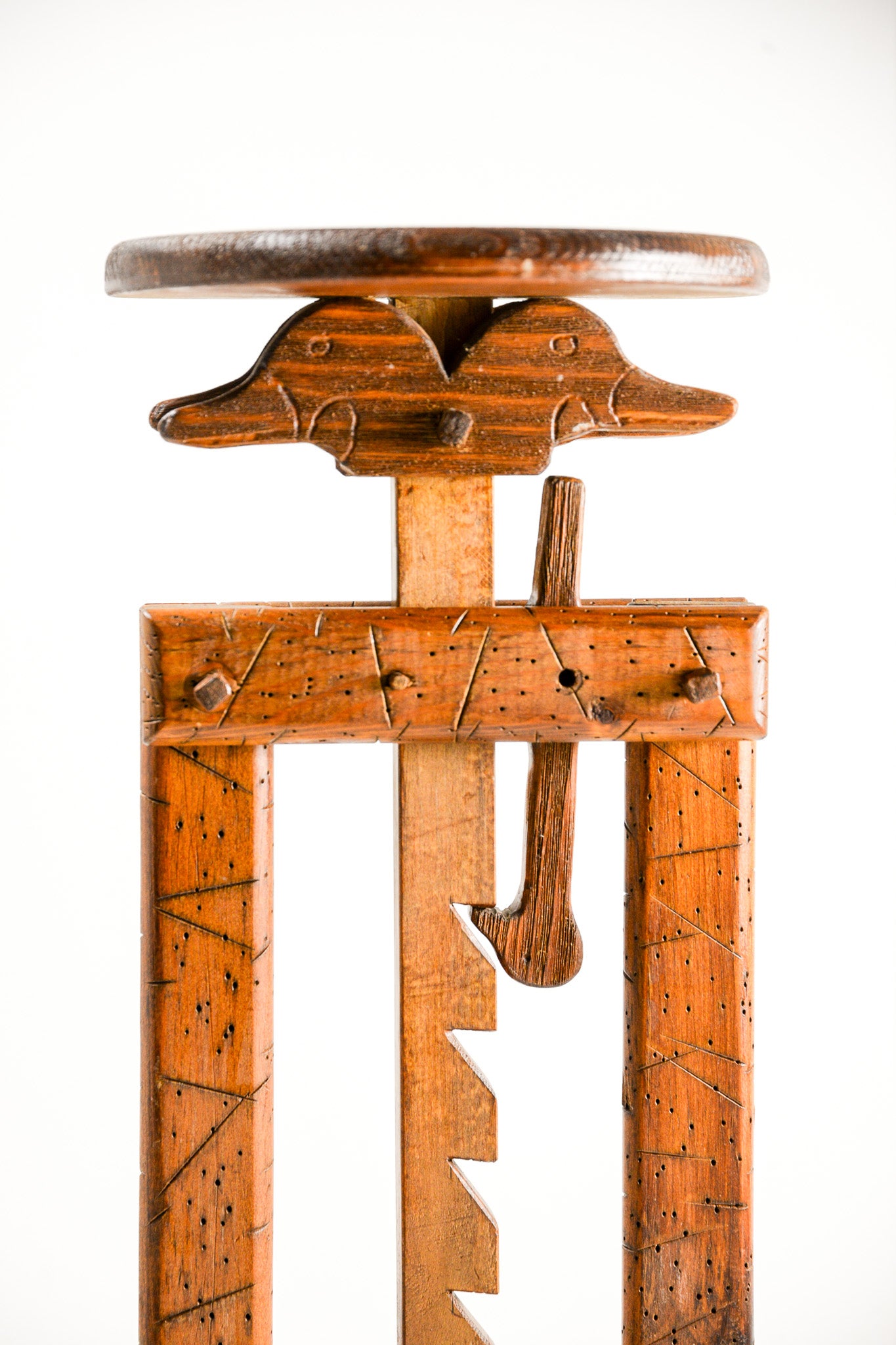 Wooden Adjustable Display Stand with Ratchet Mechanism / ラチェット式 木製アジャスタブル・ディスプレイスタンド