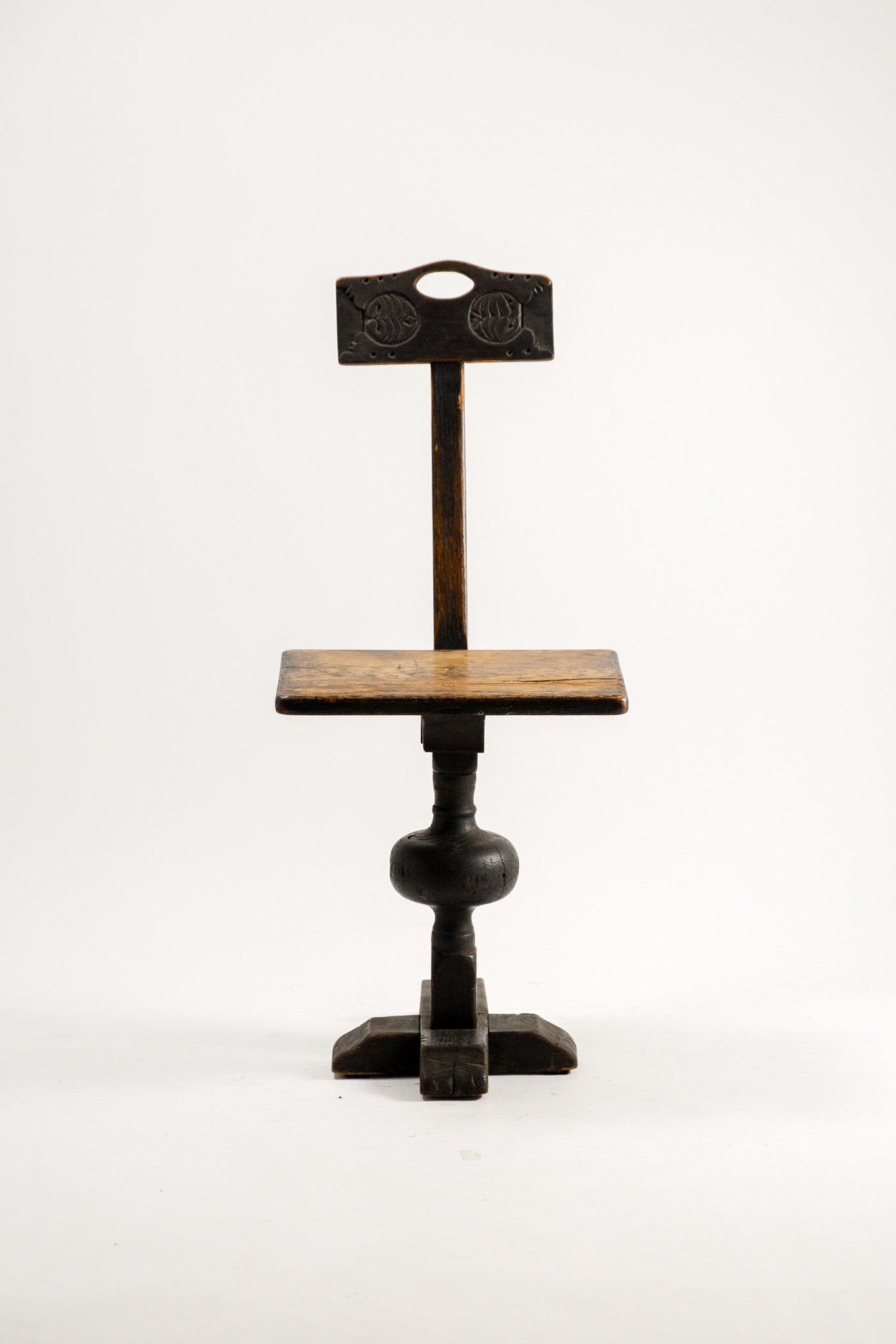 Wooden Primitive Spinning Chair / 木製プリミティブスピニングチェア