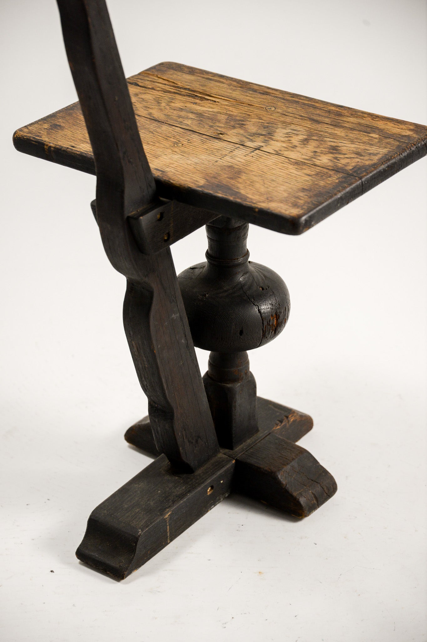 Wooden Primitive Spinning Chair / 木製プリミティブスピニングチェア