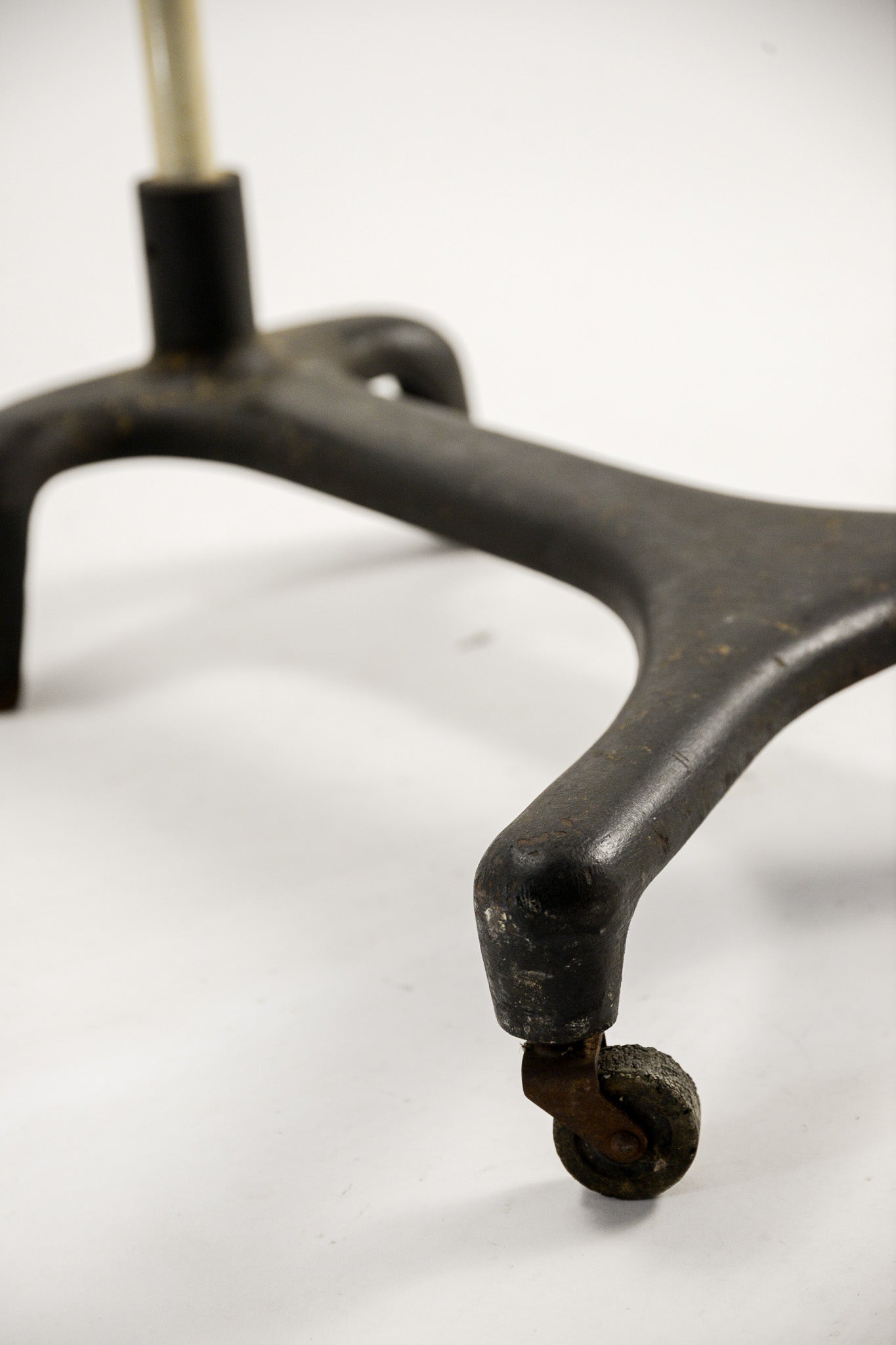 Vintage Industrial Caster Wagon / キャスター付ワゴン (鋳物脚)