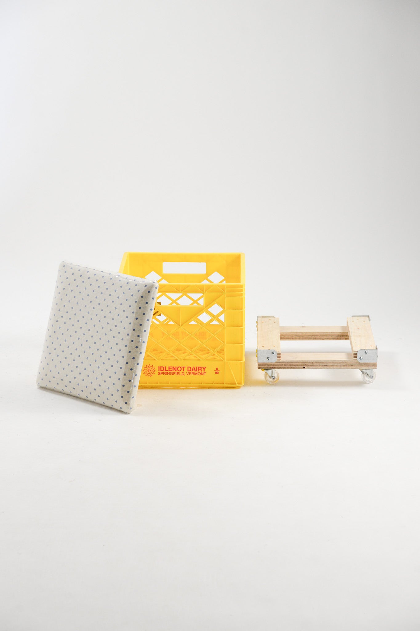Caster Yellow Crate Stool by studio truss / オリジナル キャスター クレート スツール