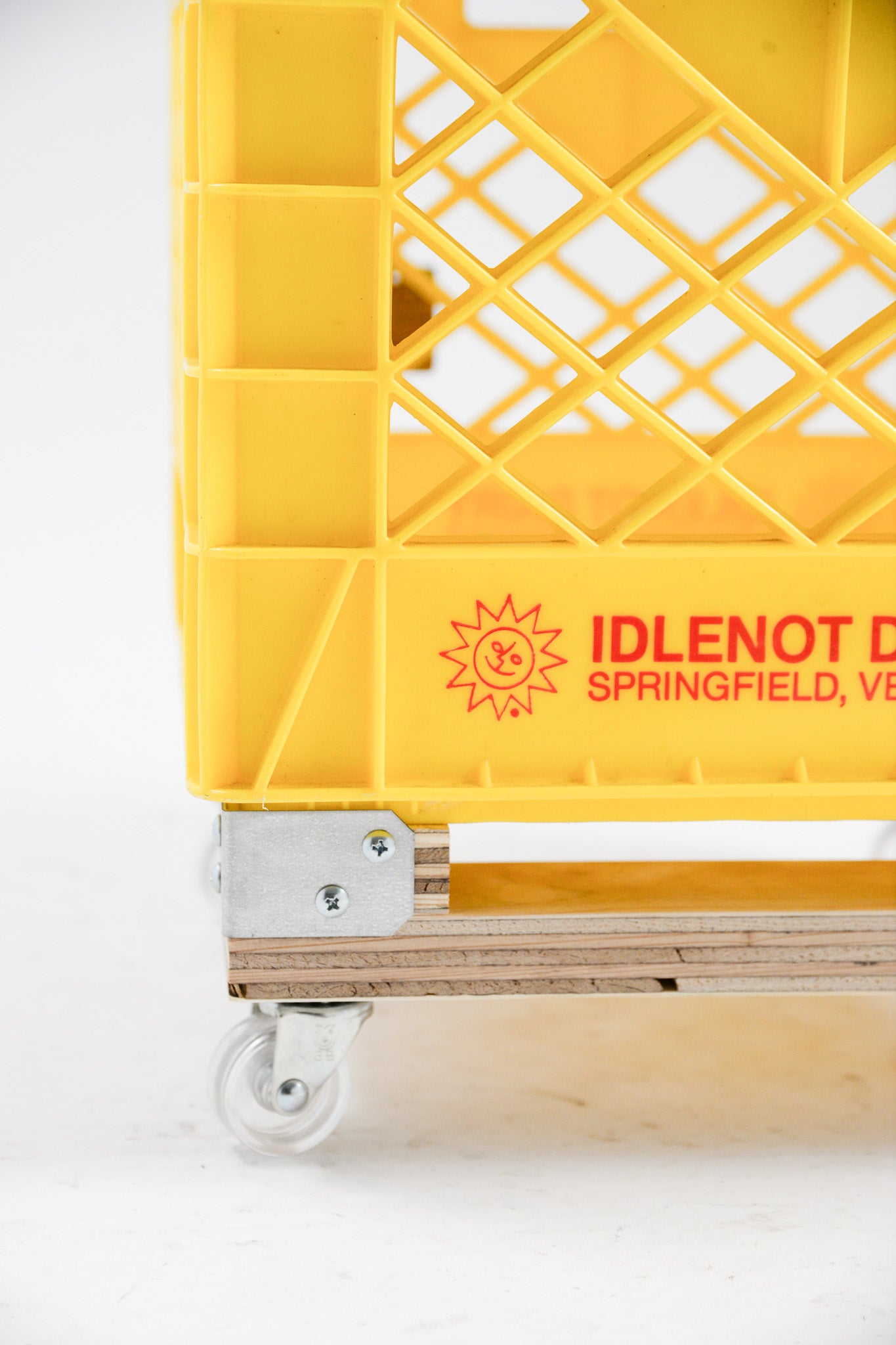 Caster Yellow Crate Stool by studio truss / オリジナル キャスター クレート スツール