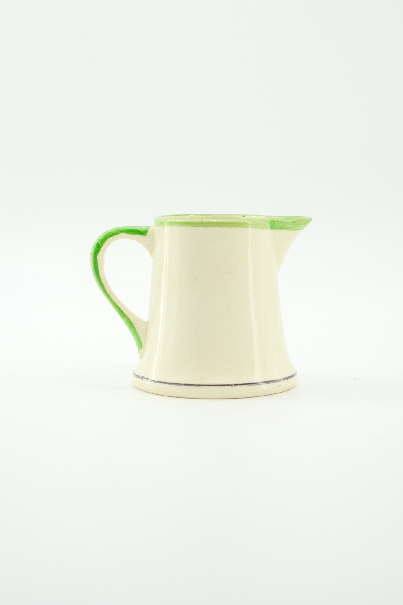 Small Creamer with Child and Lamb Illustration / 子供と子羊の小さなクリーマー