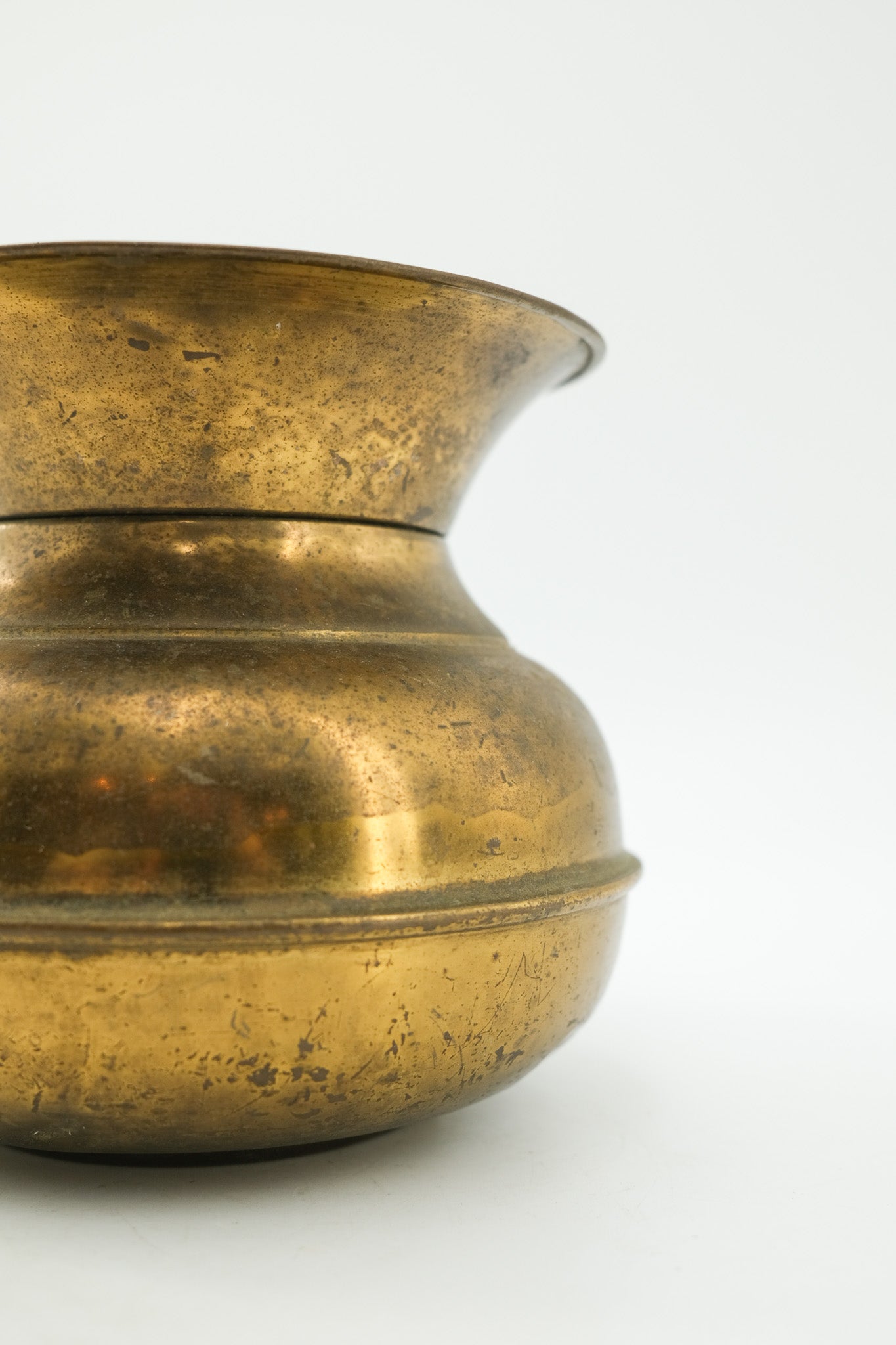 Brass Small Lota Vase / 真鍮の小さめな水入れ