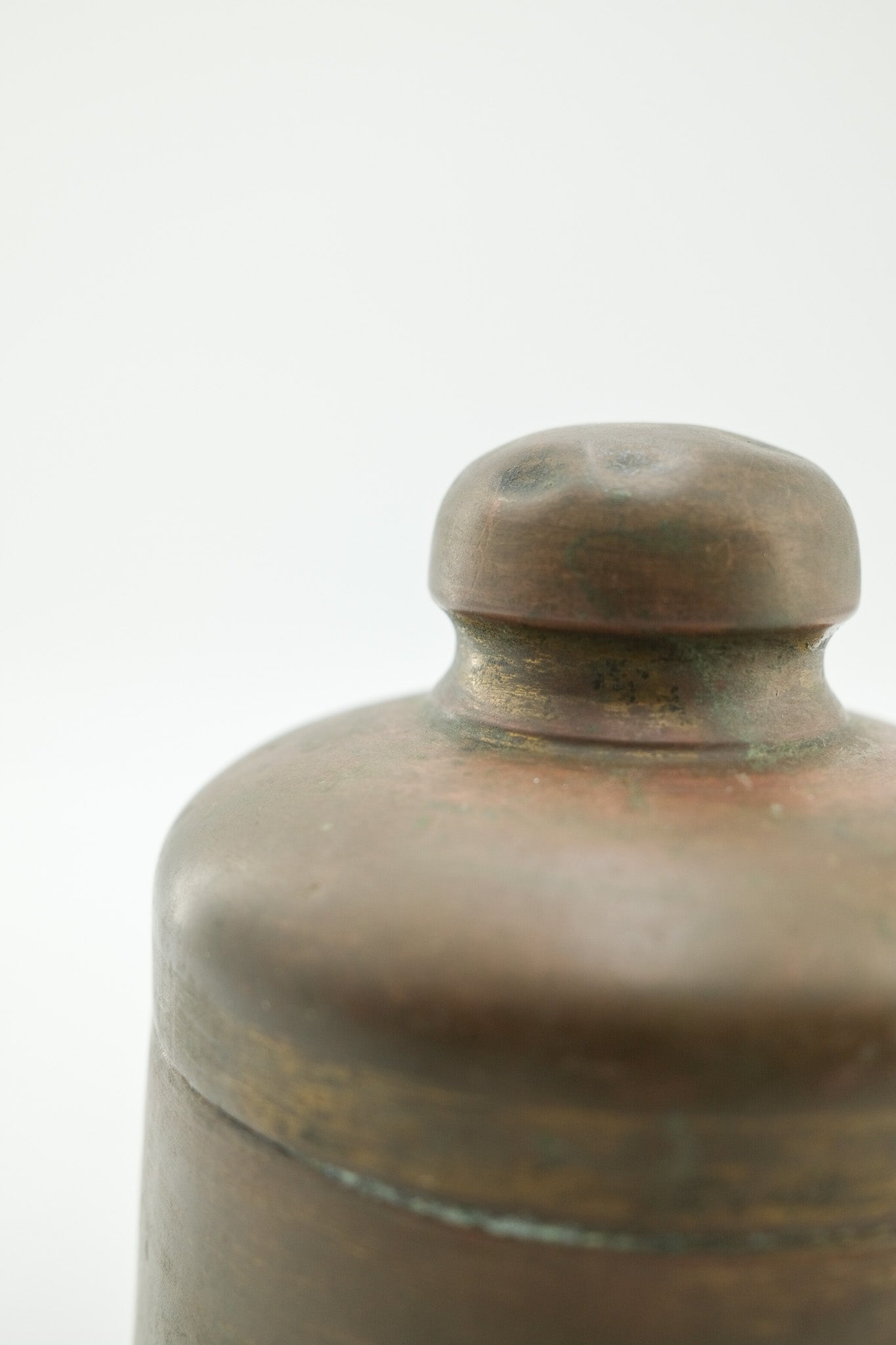 Brass lidded container / 真鍮製の蓋付きキャニスター