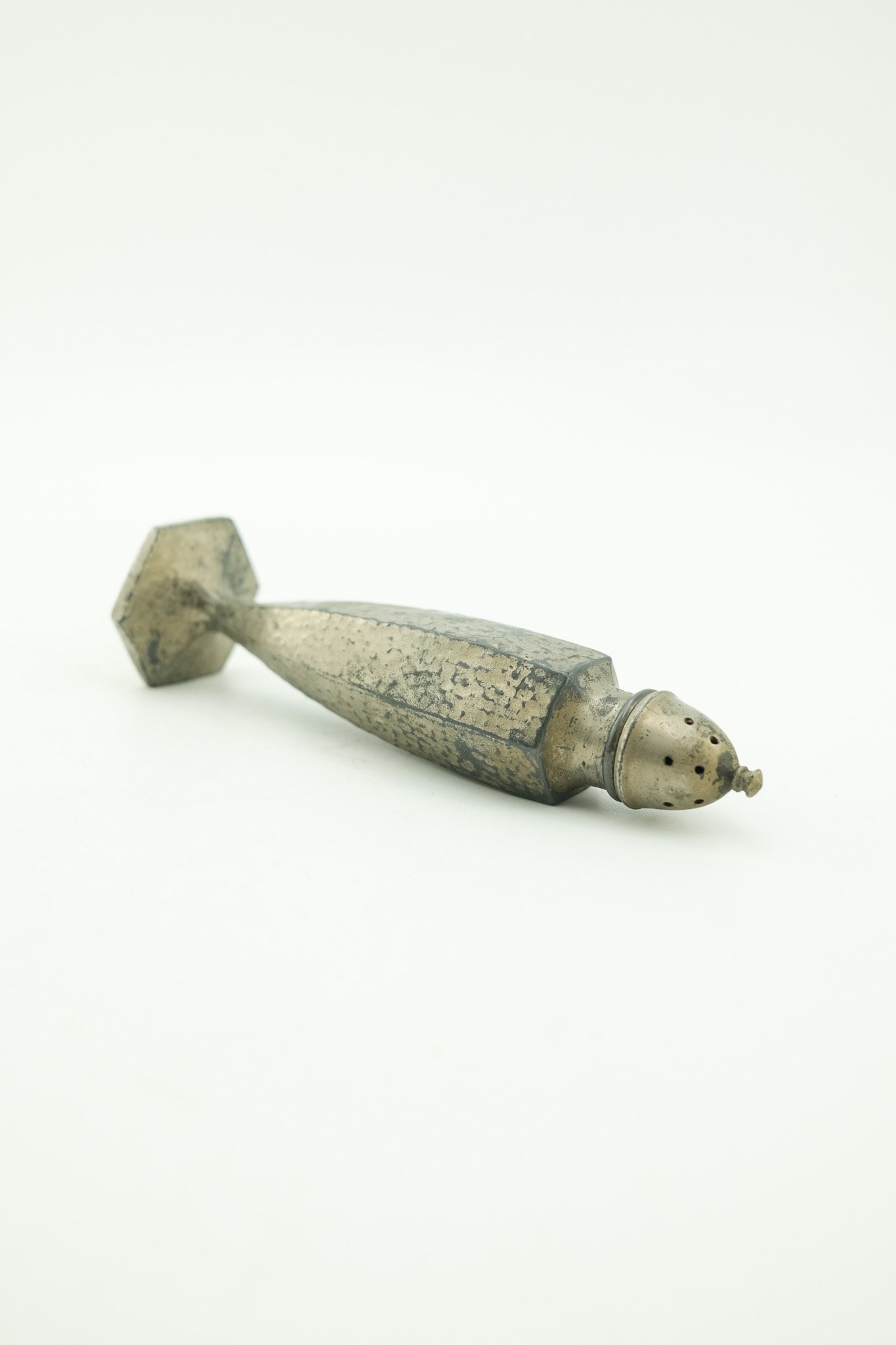 Antique Metal Pepper & Salt Shaker / アンティークメタルスパイスシェーカー