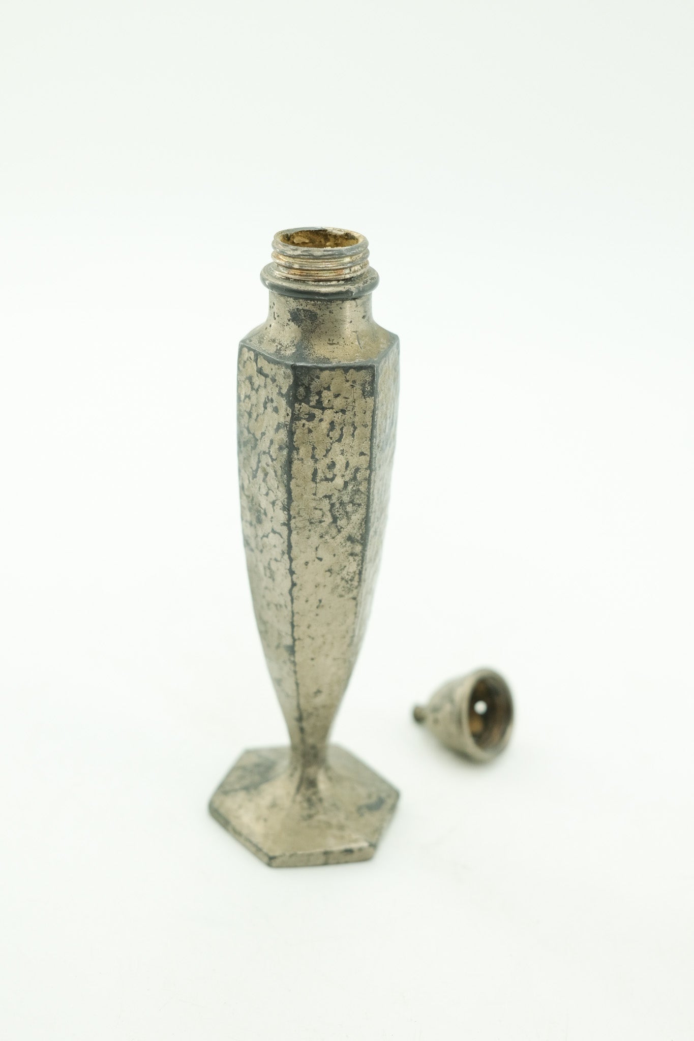 Antique Metal Pepper & Salt Shaker / アンティークメタルスパイスシェーカー