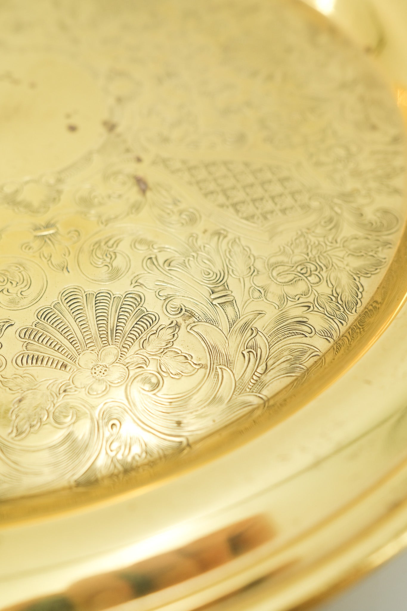 Solid Brass Etched Round Tray / 真鍮製 エッチング ラウンドトレイ