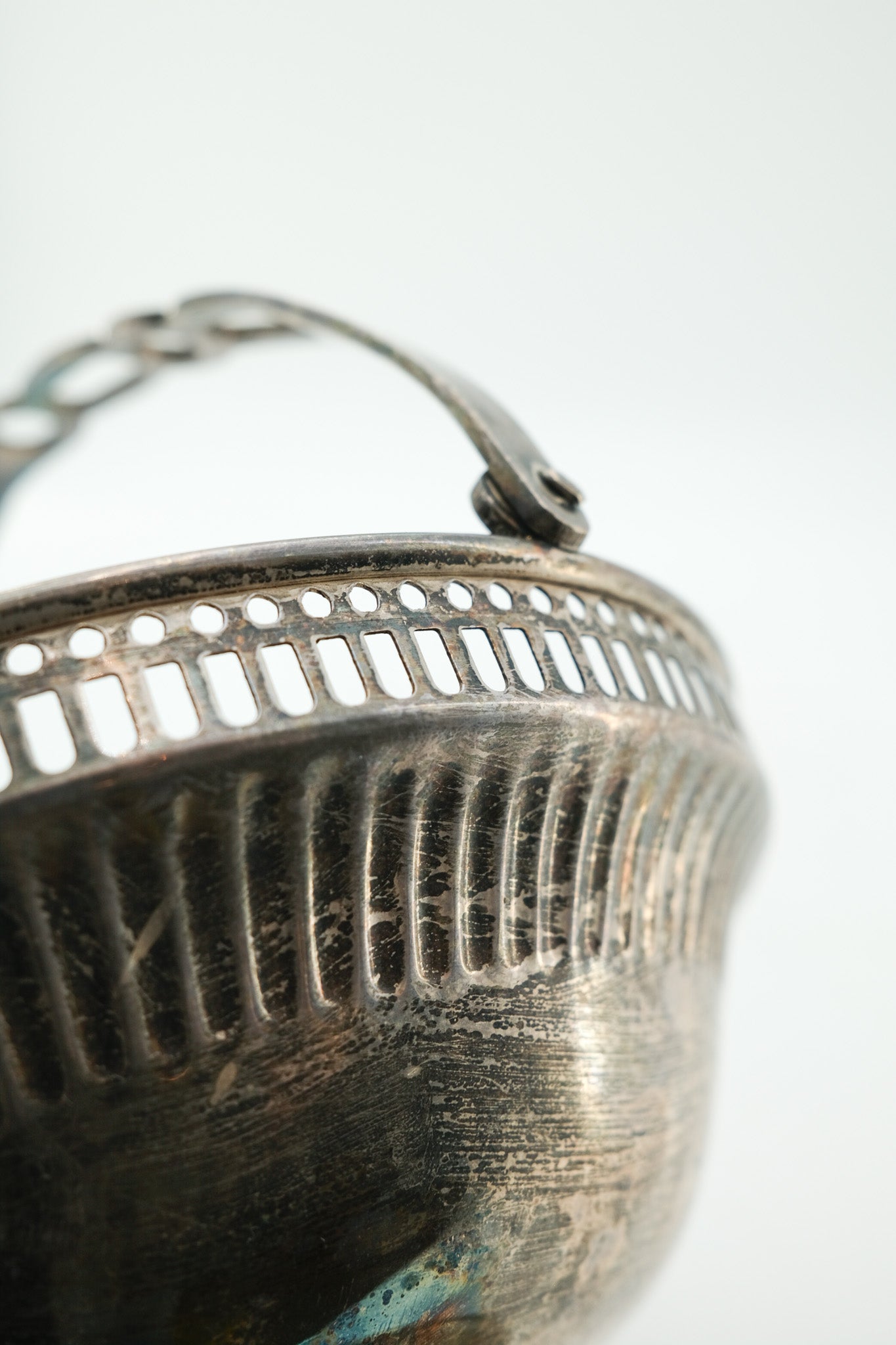Silver-Plated Swing Handle Basket / シルバープレート スイングハンドル バスケット
