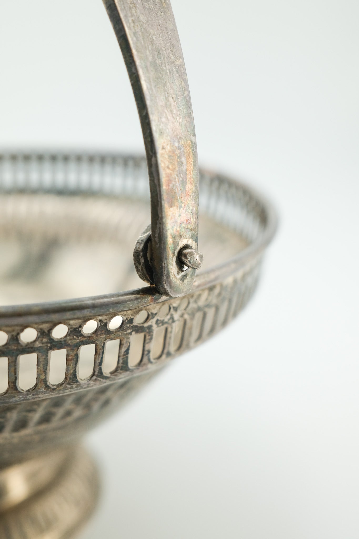 Silver-Plated Swing Handle Basket / シルバープレート スイングハンドル バスケット