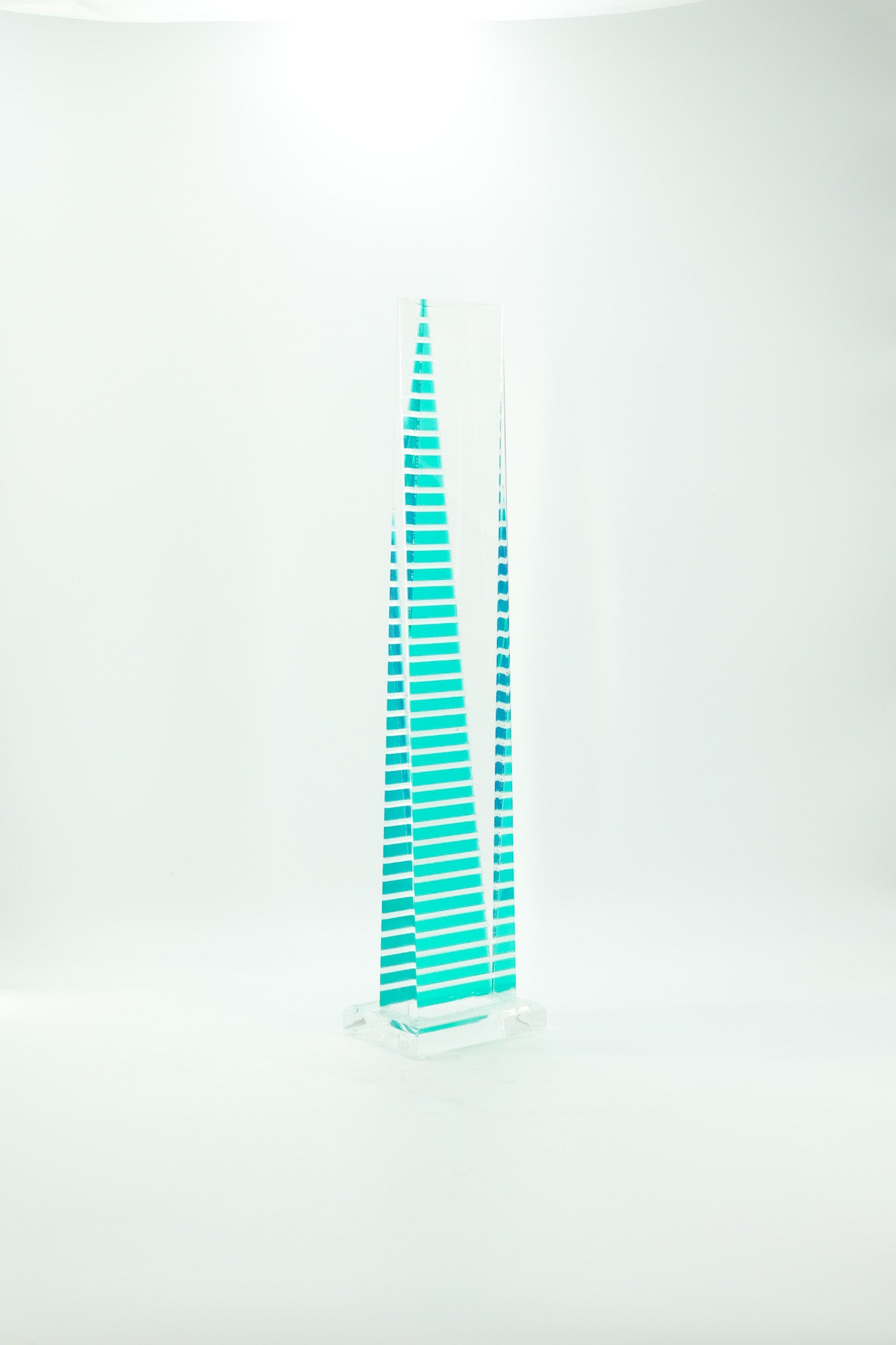 Postmodern Acrylic Tower Objet / ポストモダン アクリル タワー オブジェ