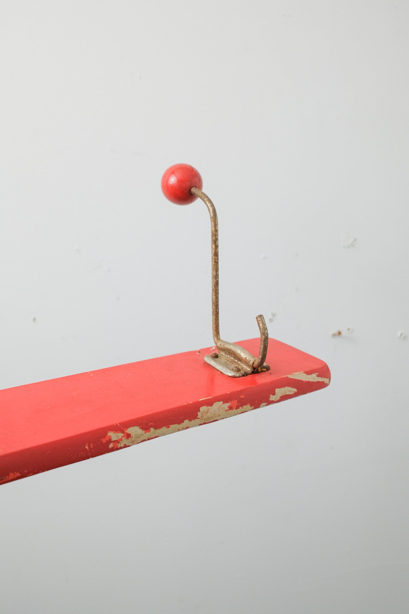 Red Wall-Mounted Coat Rack / 赤い壁付けコートラック