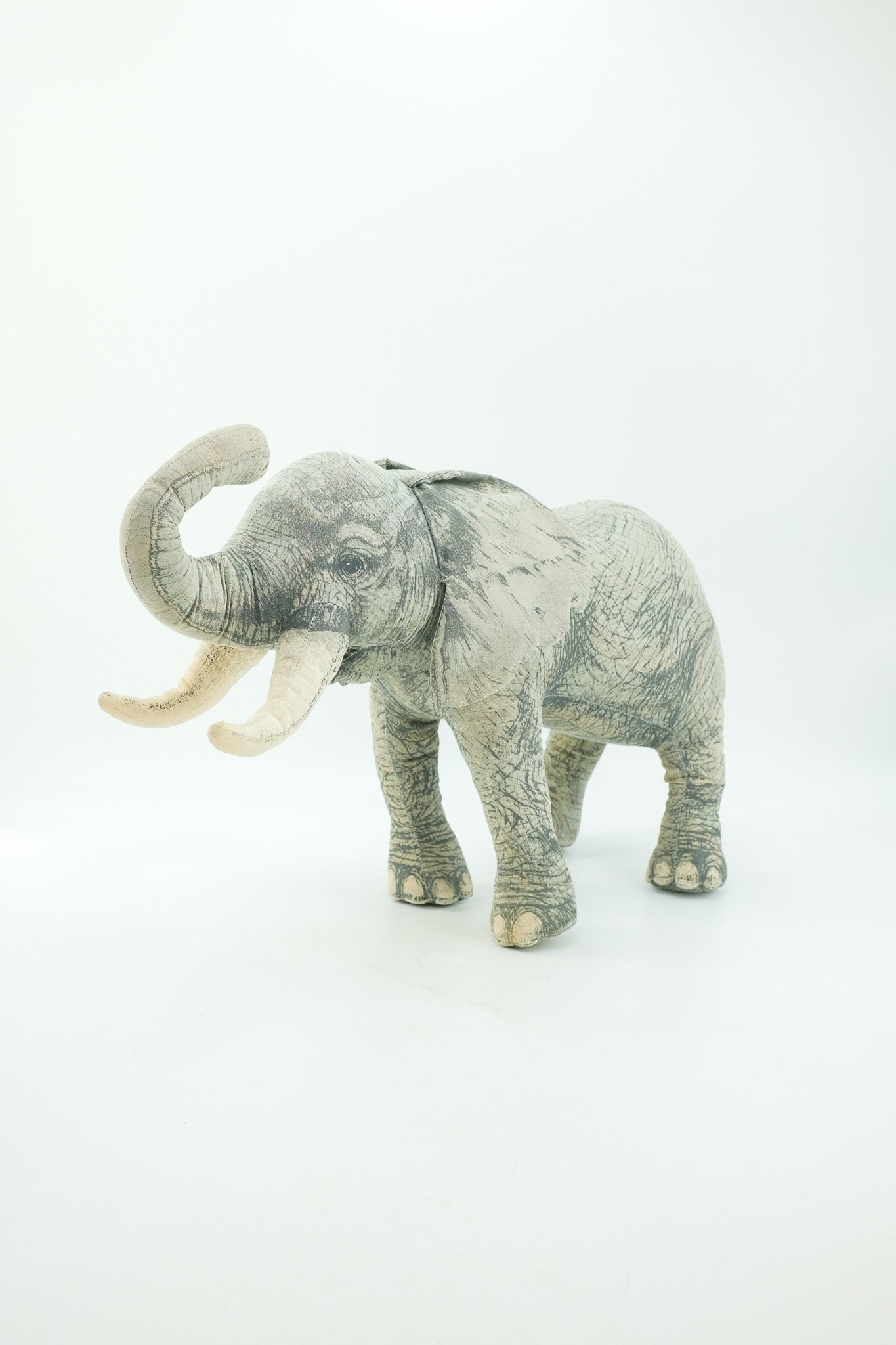 Elephant Plush / ゾウのぬいぐるみ