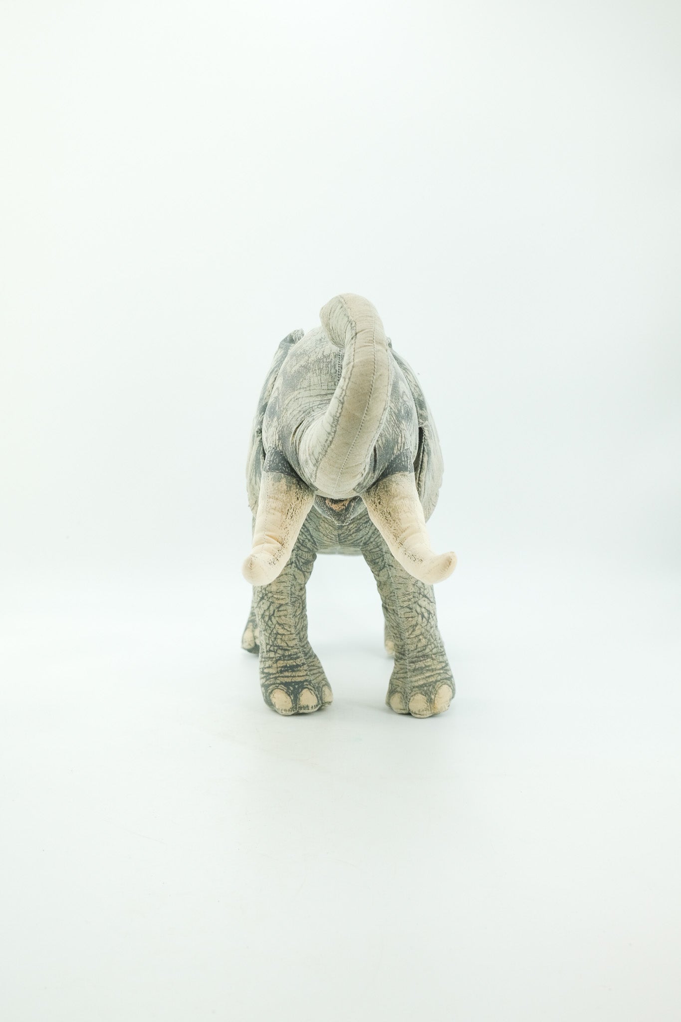 Elephant Plush / ゾウのぬいぐるみ