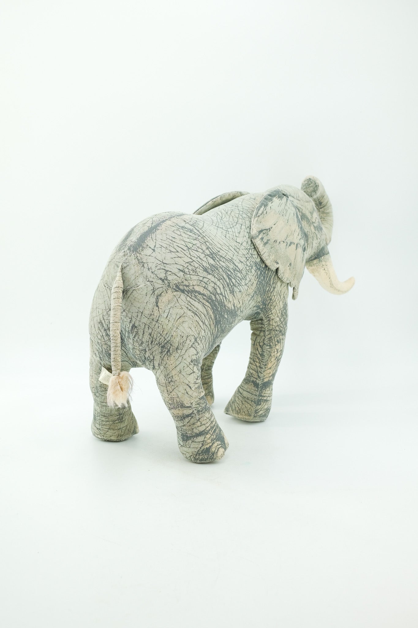 Elephant Plush / ゾウのぬいぐるみ
