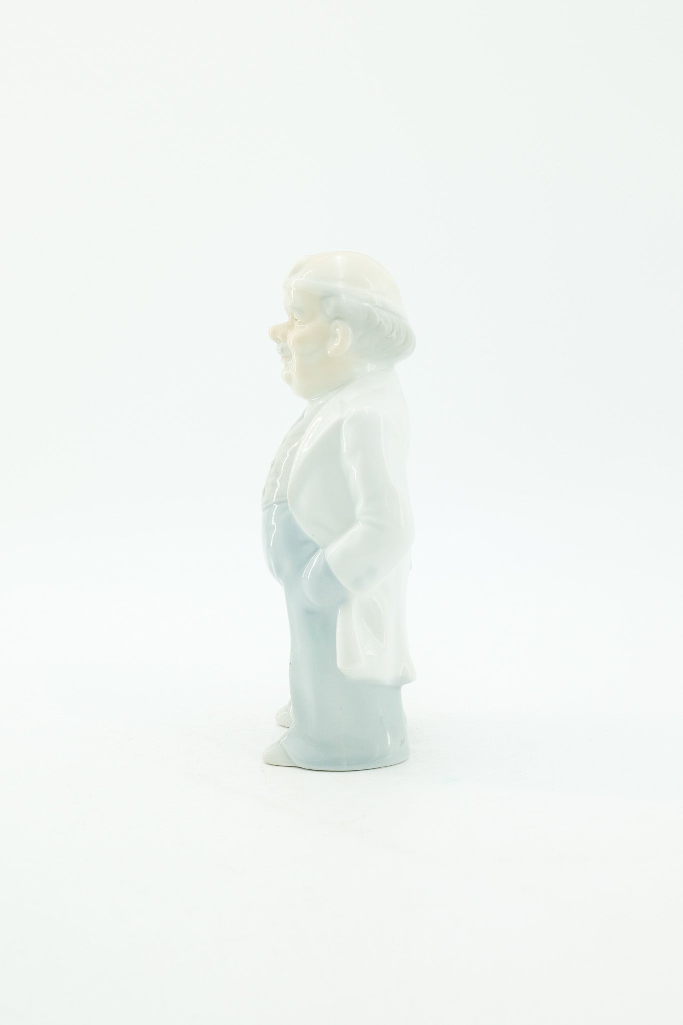 Doctor Porcelain Figurine / 陶器の医師の人形