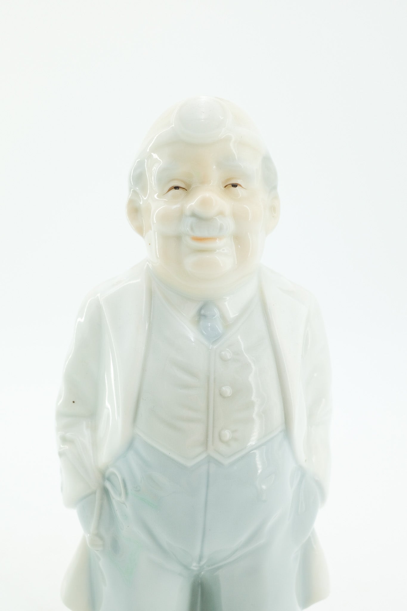 Doctor Porcelain Figurine / 陶器の医師の人形