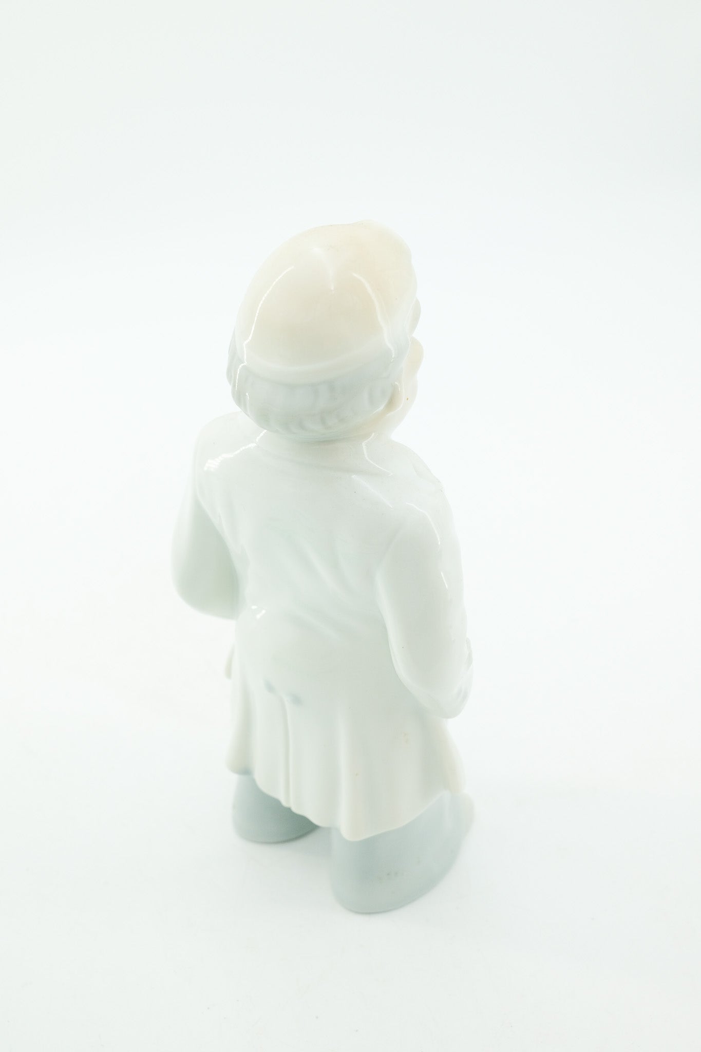 Doctor Porcelain Figurine / 陶器の医師の人形