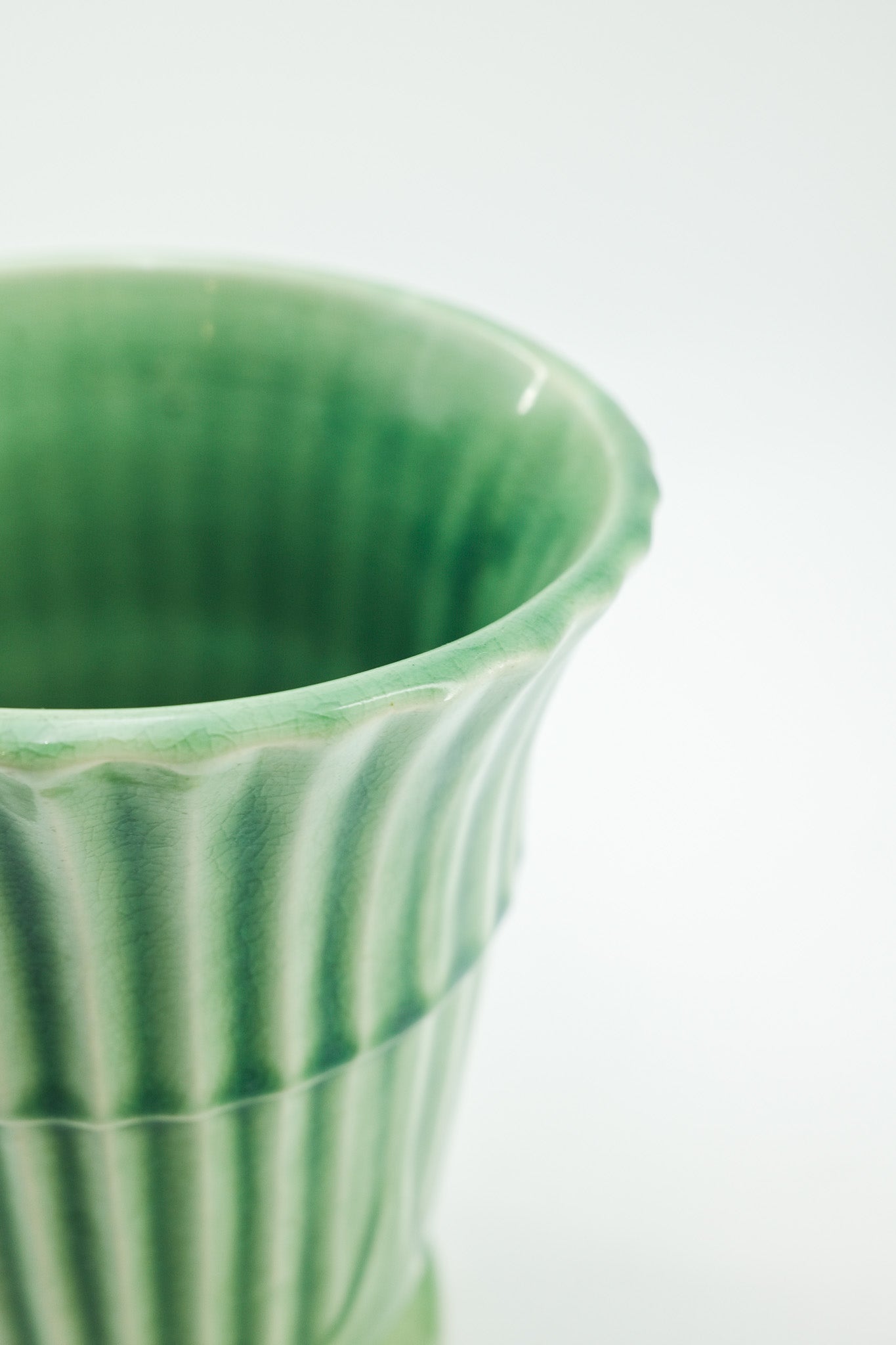 Vintage Ceramic Fluted Vase / ヴィンテージ セラミック フルーテッド フラワーベース