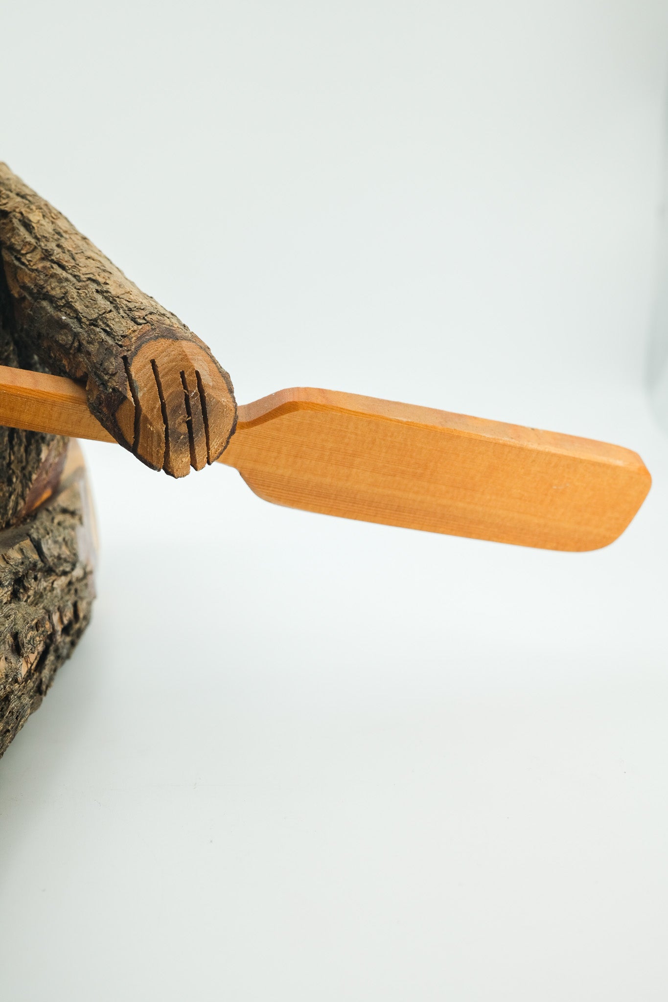 Bear on a Boat Wood Carving / ボートを漕ぐクマの木彫りオブジェ