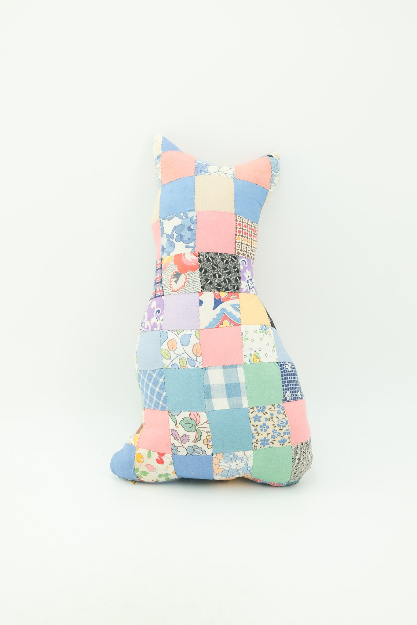 Cat Shaped Patchwork Quilt Cushion / アメリカ買付 猫型パッチワークキルトクッション