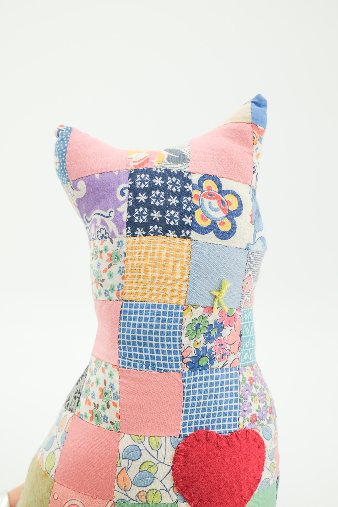 Cat Shaped Patchwork Quilt Cushion / アメリカ買付 猫型パッチワークキルトクッション