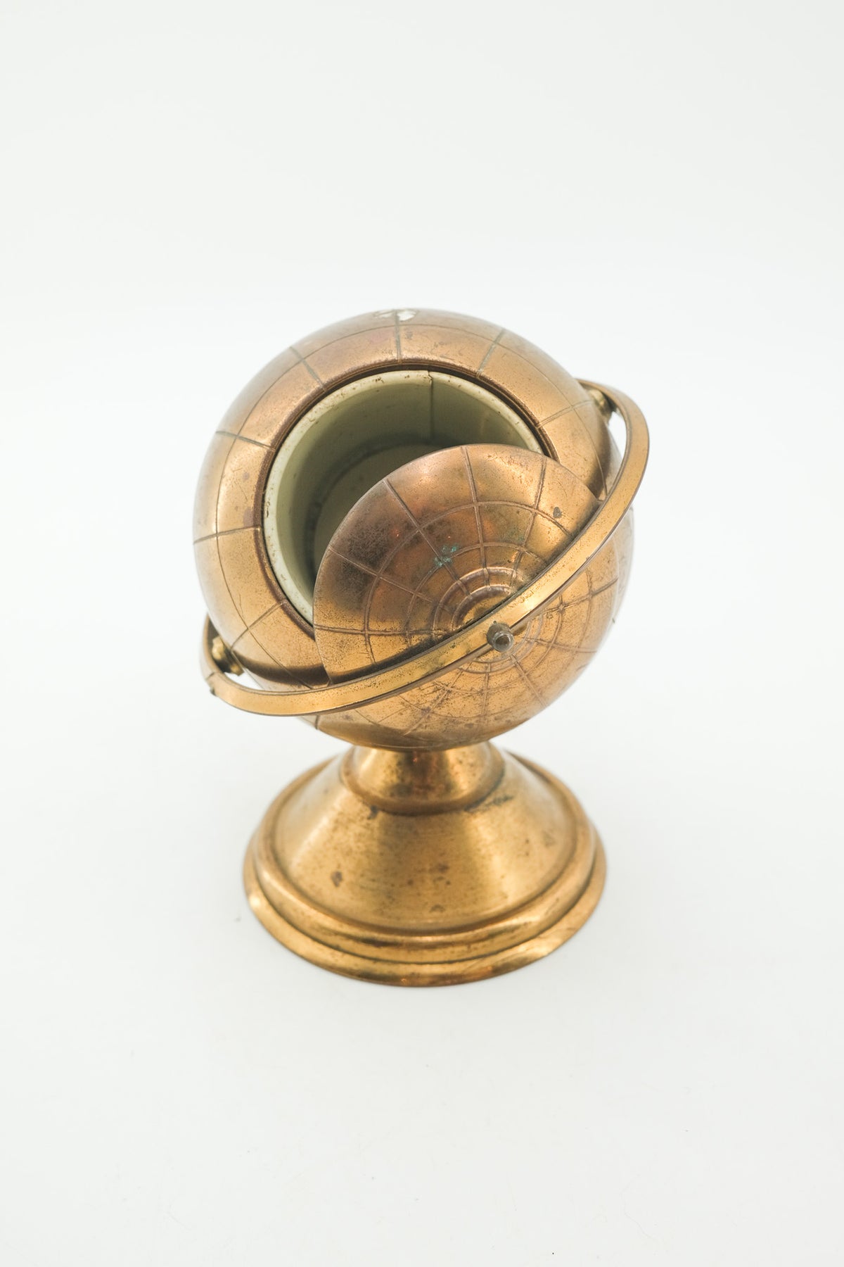 Globe Shaped Brass Cigarette Holder / 真鍮製 地球儀型 シガレットホルダー