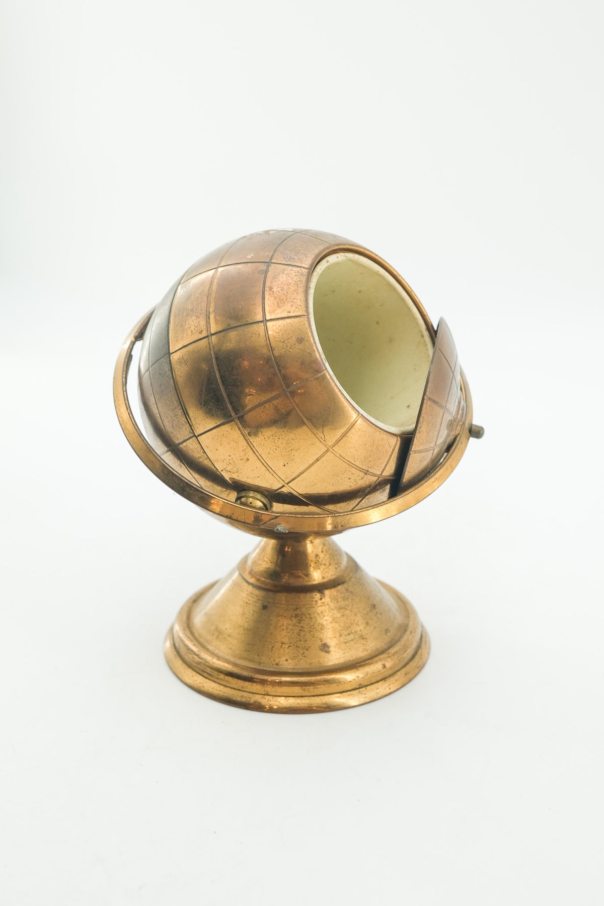 Globe Shaped Brass Cigarette Holder / 真鍮製 地球儀型 シガレットホルダー