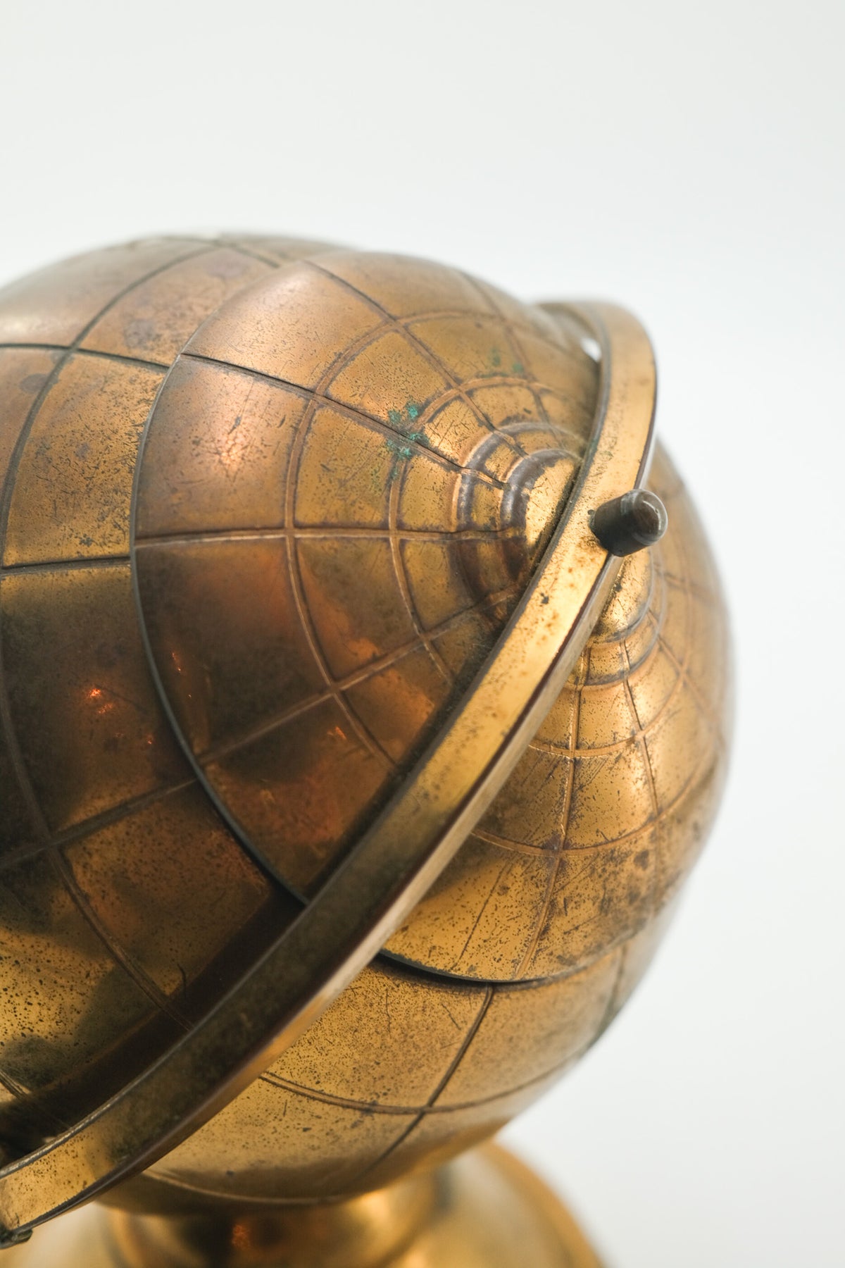 Globe Shaped Brass Cigarette Holder / 真鍮製 地球儀型 シガレットホルダー