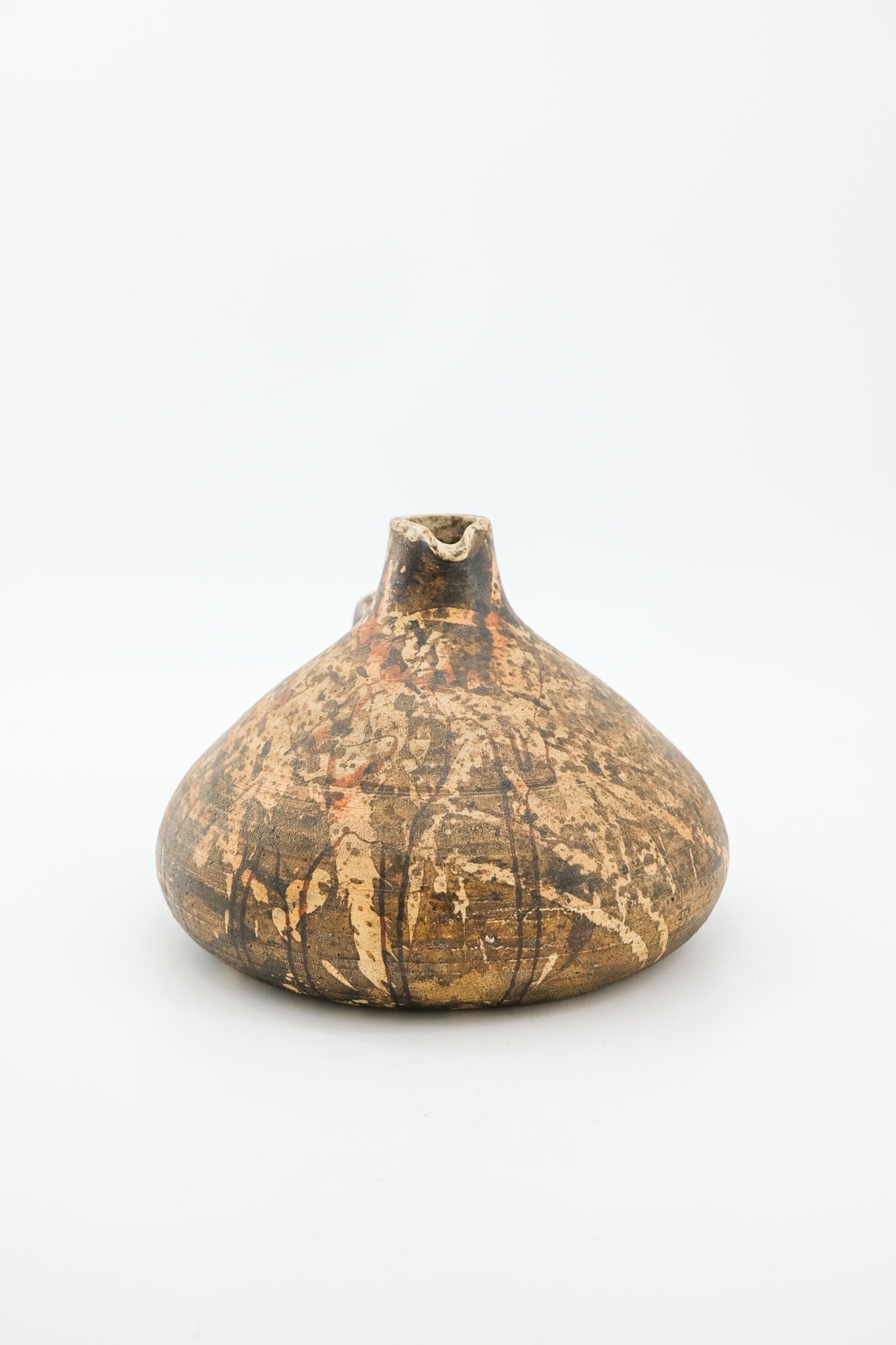 Pottery Pitcher / 陶器のピッチャー