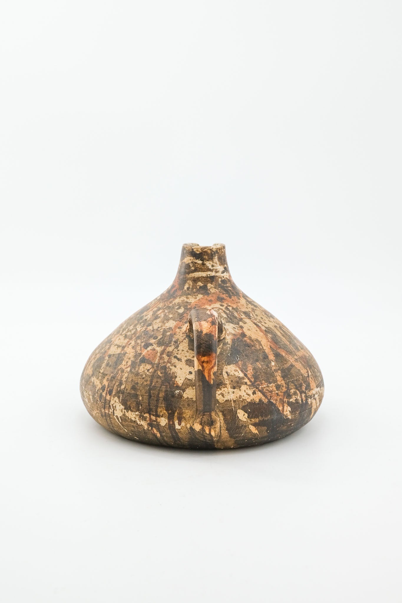 Pottery Pitcher / 陶器のピッチャー