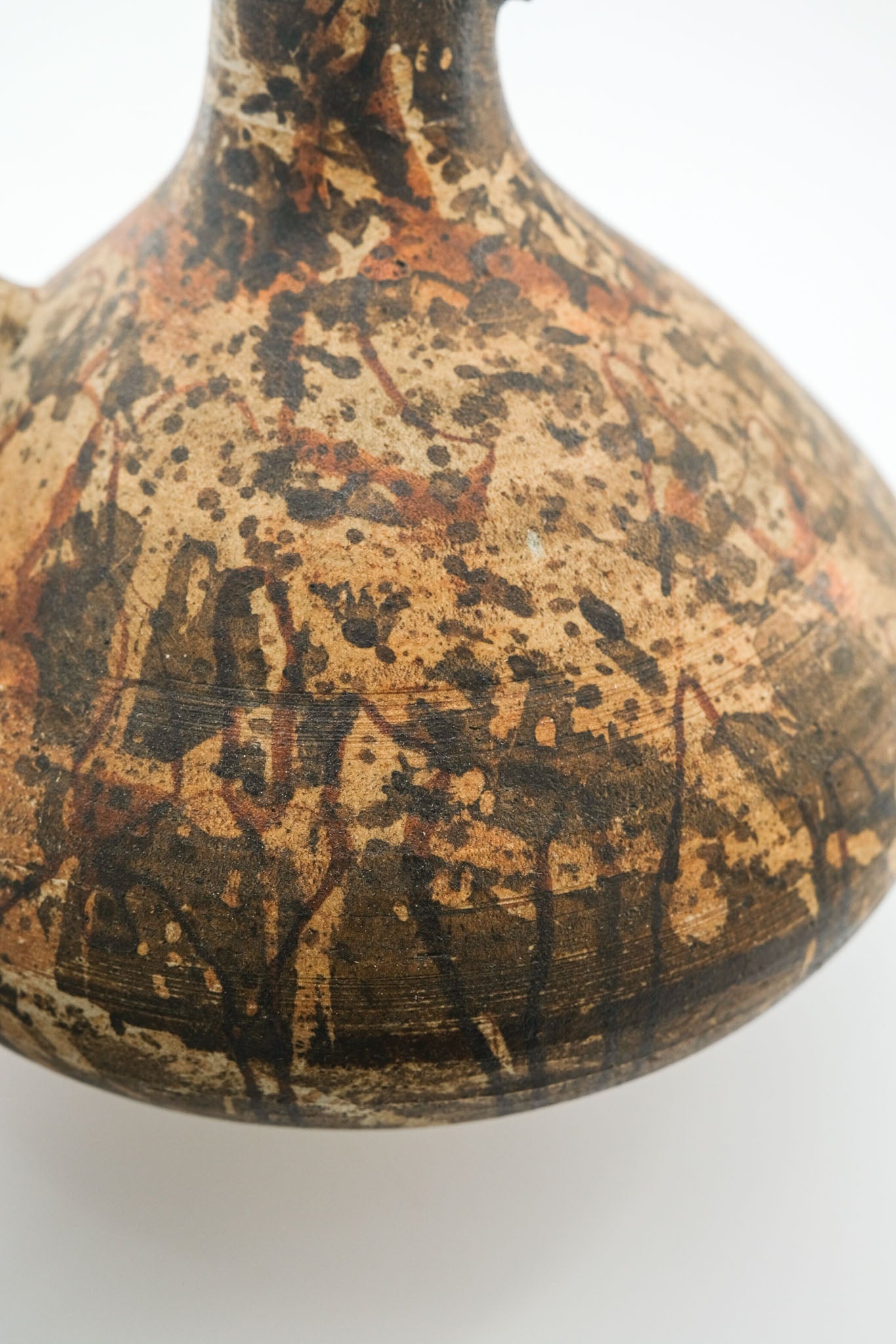 Pottery Pitcher / 陶器のピッチャー