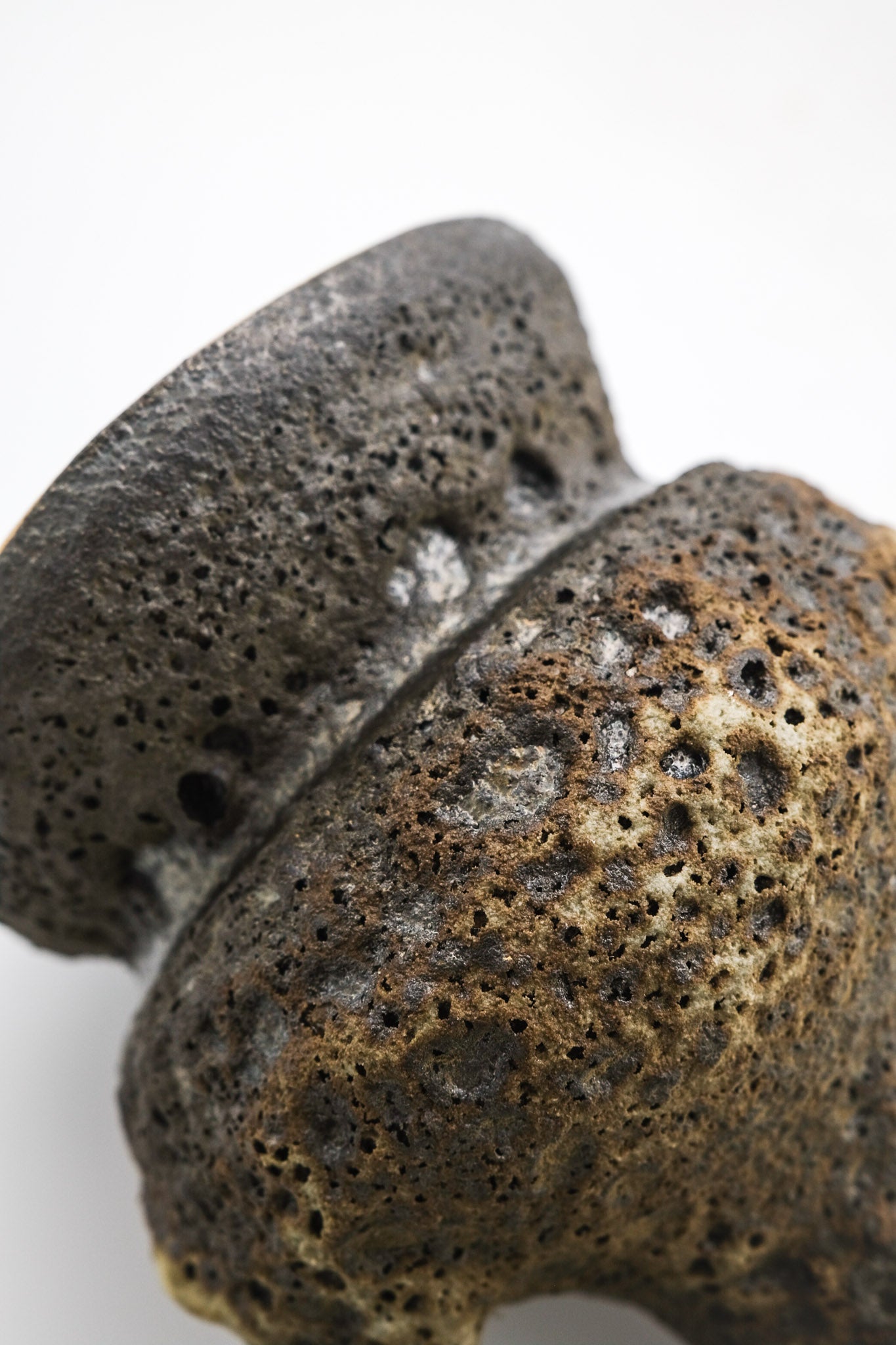 Ceramic Pitcher / 陶器のピッチャー