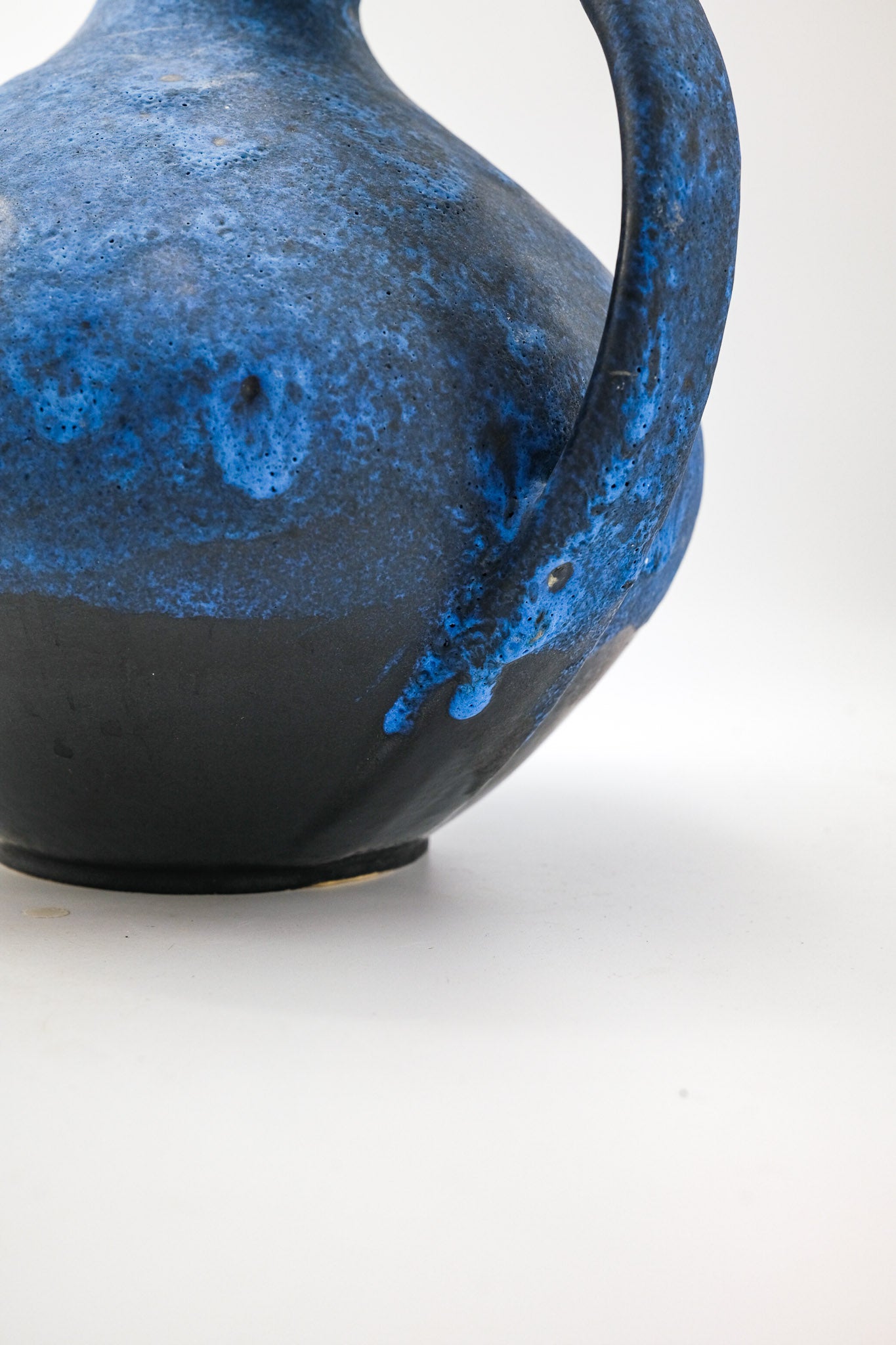 Blue Glazed Handle Vase / ブルーグラデーション ハンドル花瓶