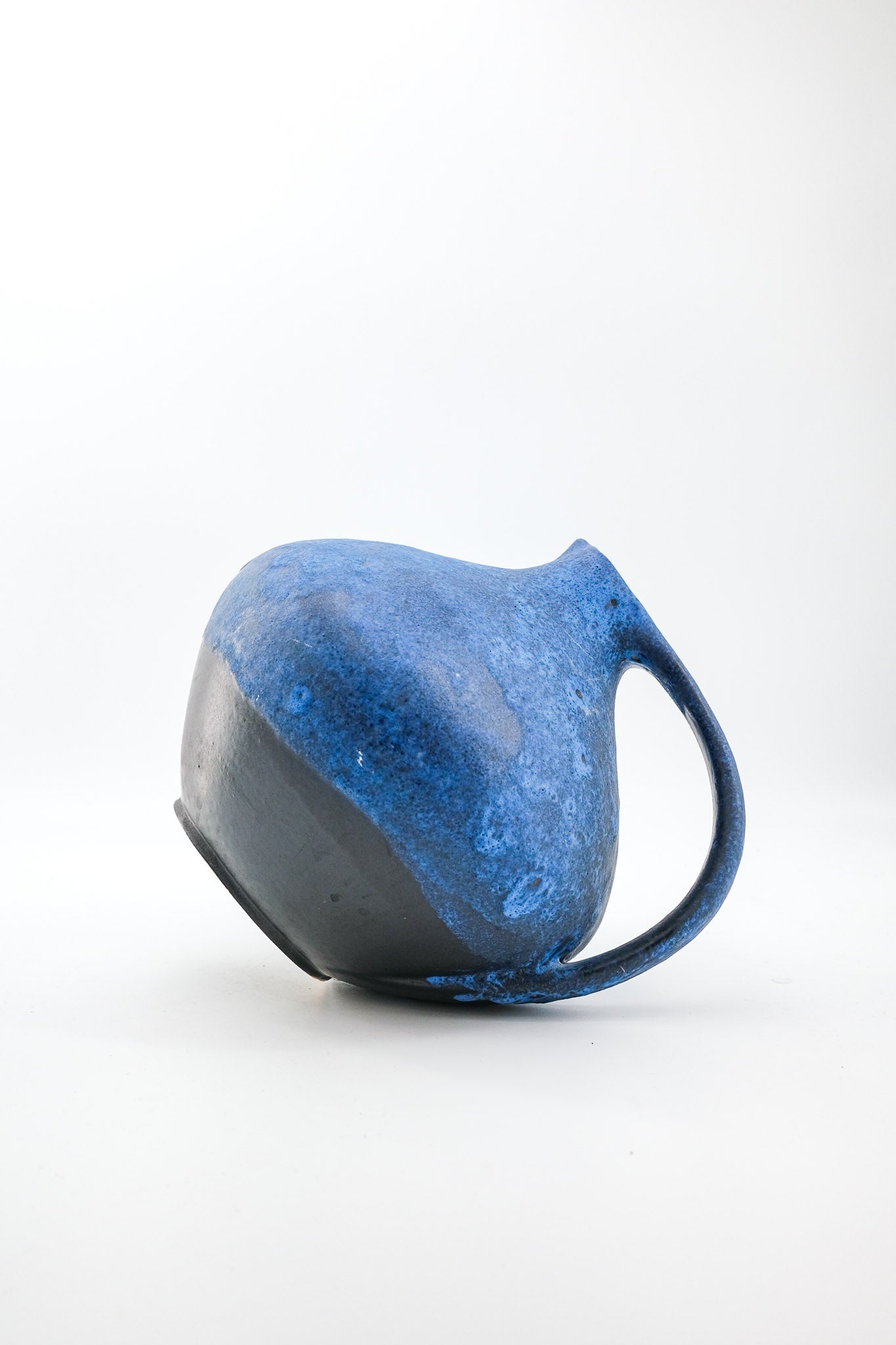 Blue Glazed Handle Vase / ブルーグラデーション ハンドル花瓶