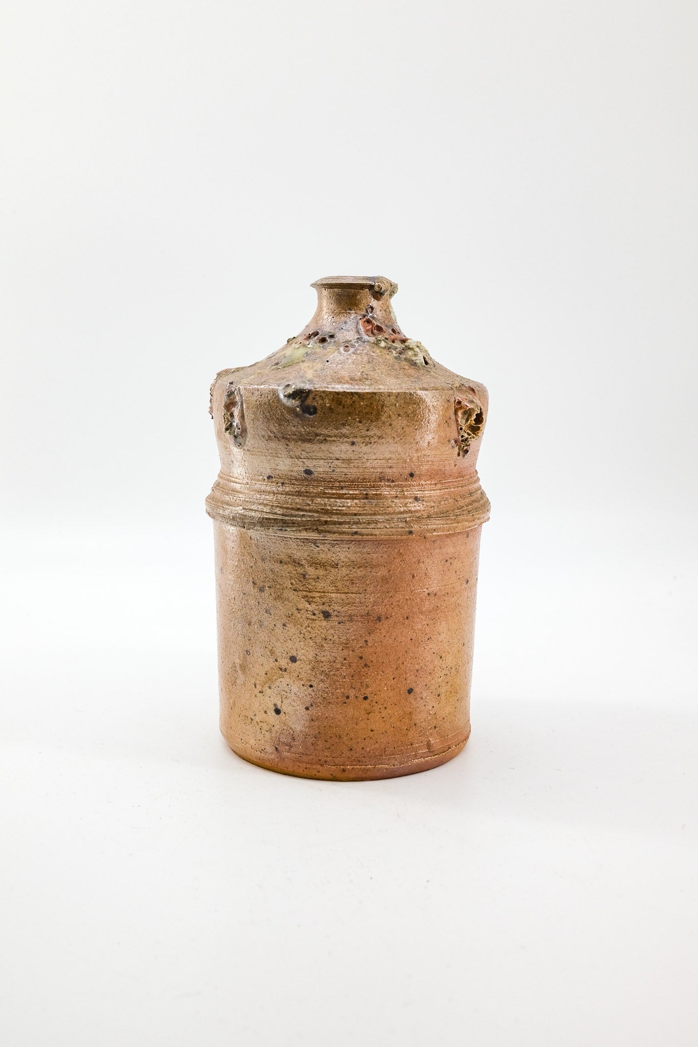 Pottery Jar with Natural Glaze / 自然釉の陶製壺