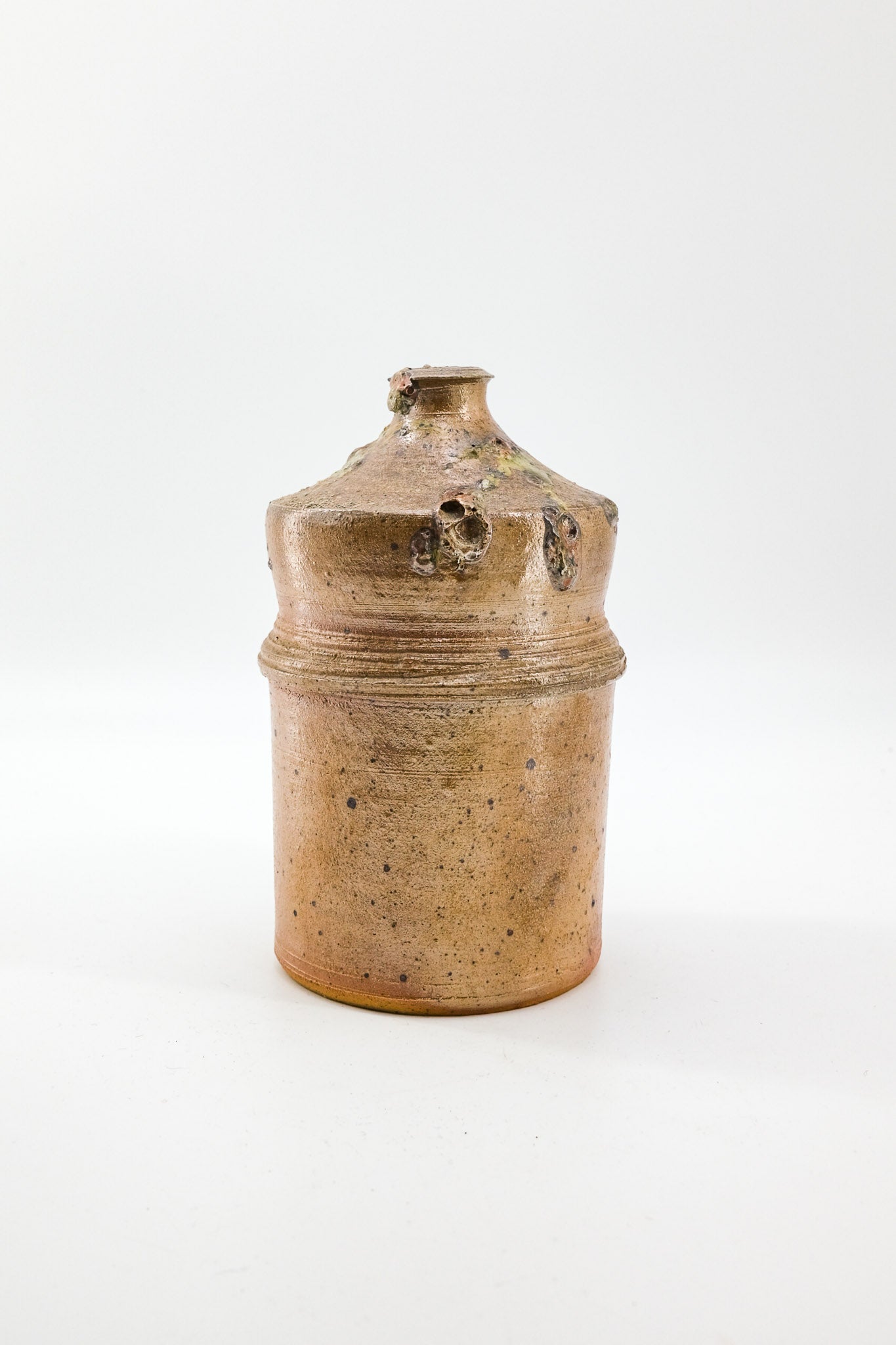 Pottery Jar with Natural Glaze / 自然釉の陶製壺