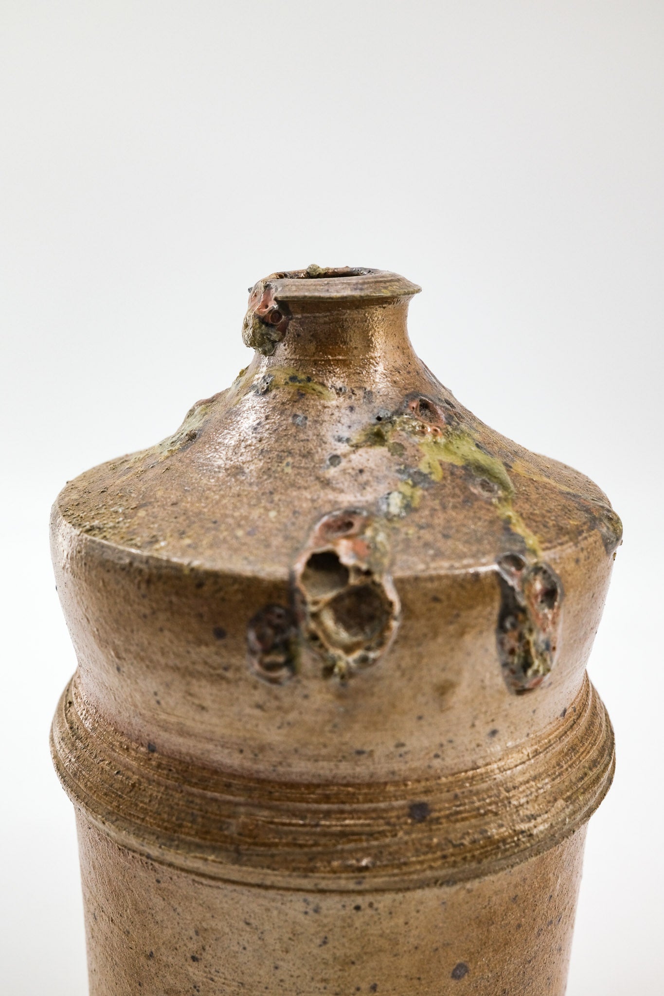 Pottery Jar with Natural Glaze / 自然釉の陶製壺