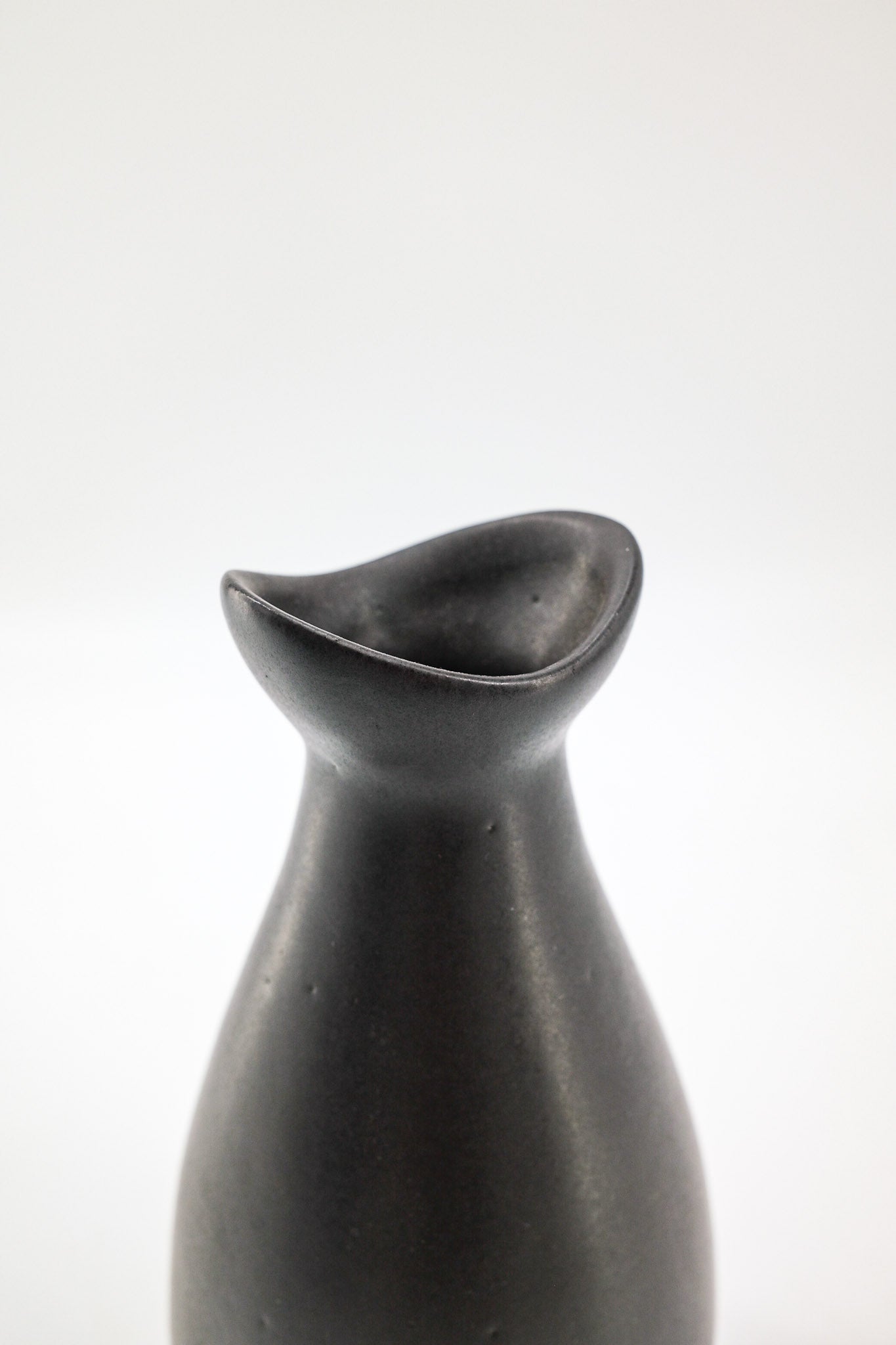 Sake Bottle Shape Vase / 徳利型 花器
