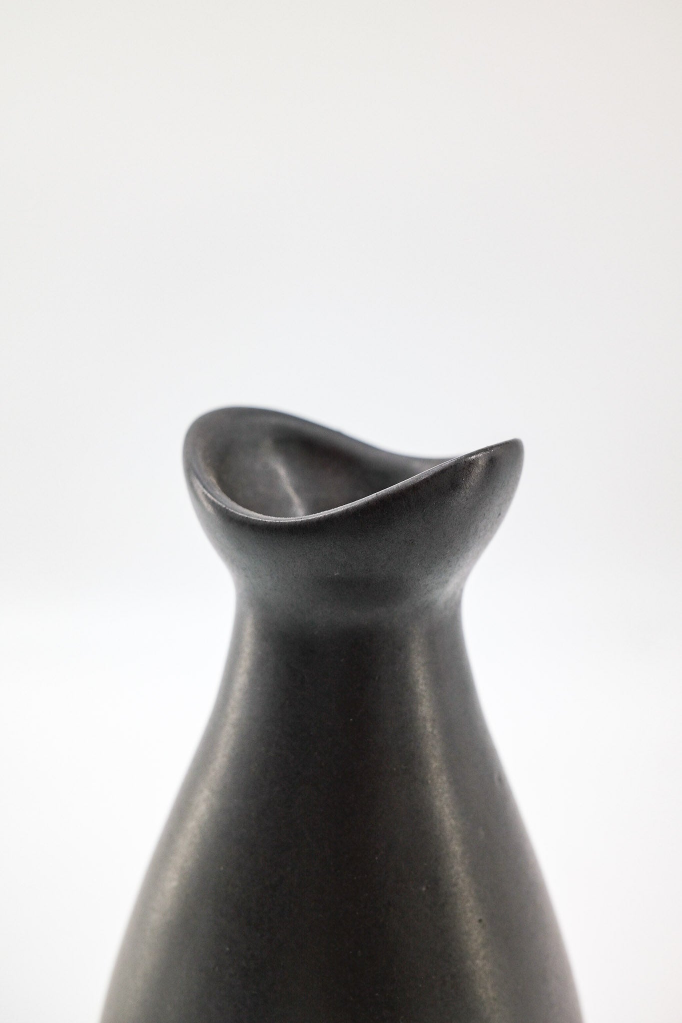 Sake Bottle Shape Vase / 徳利型 花器