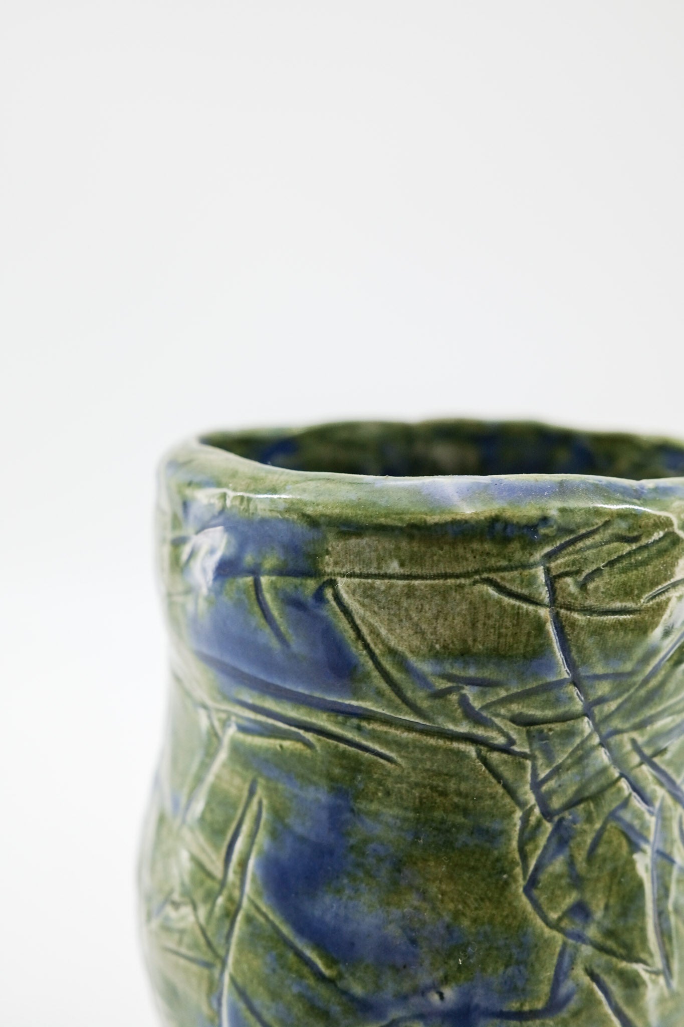 Tripod Textured Vase - Green & Blue / 3脚のテクスチャーベース（グリーン＆ブルー）